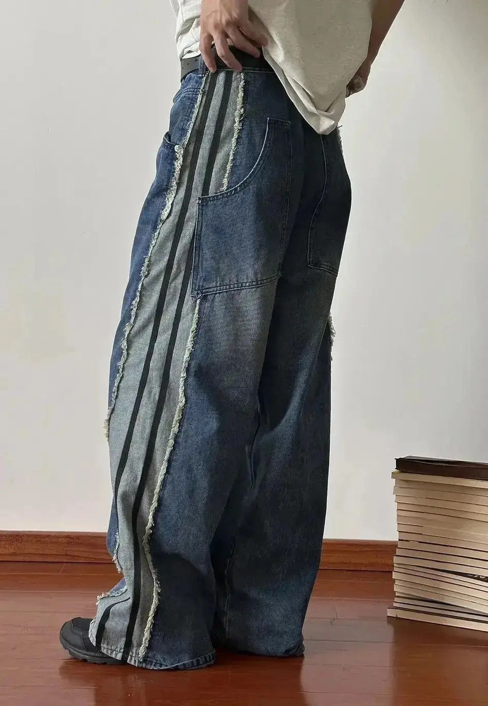 Japanese Brand Distressed Burrs Spliced Baggy Jeans Size US 32 / EU 48 - 3 Thumbnail