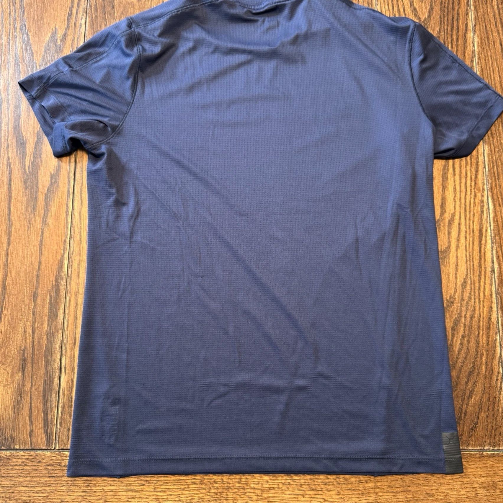 Ten Thousand Ten Thousand The Lightweight Shirt Mens Medium Training Running Performance Blue Size US M / EU 48-50 / 2 - 4 Thumbnail