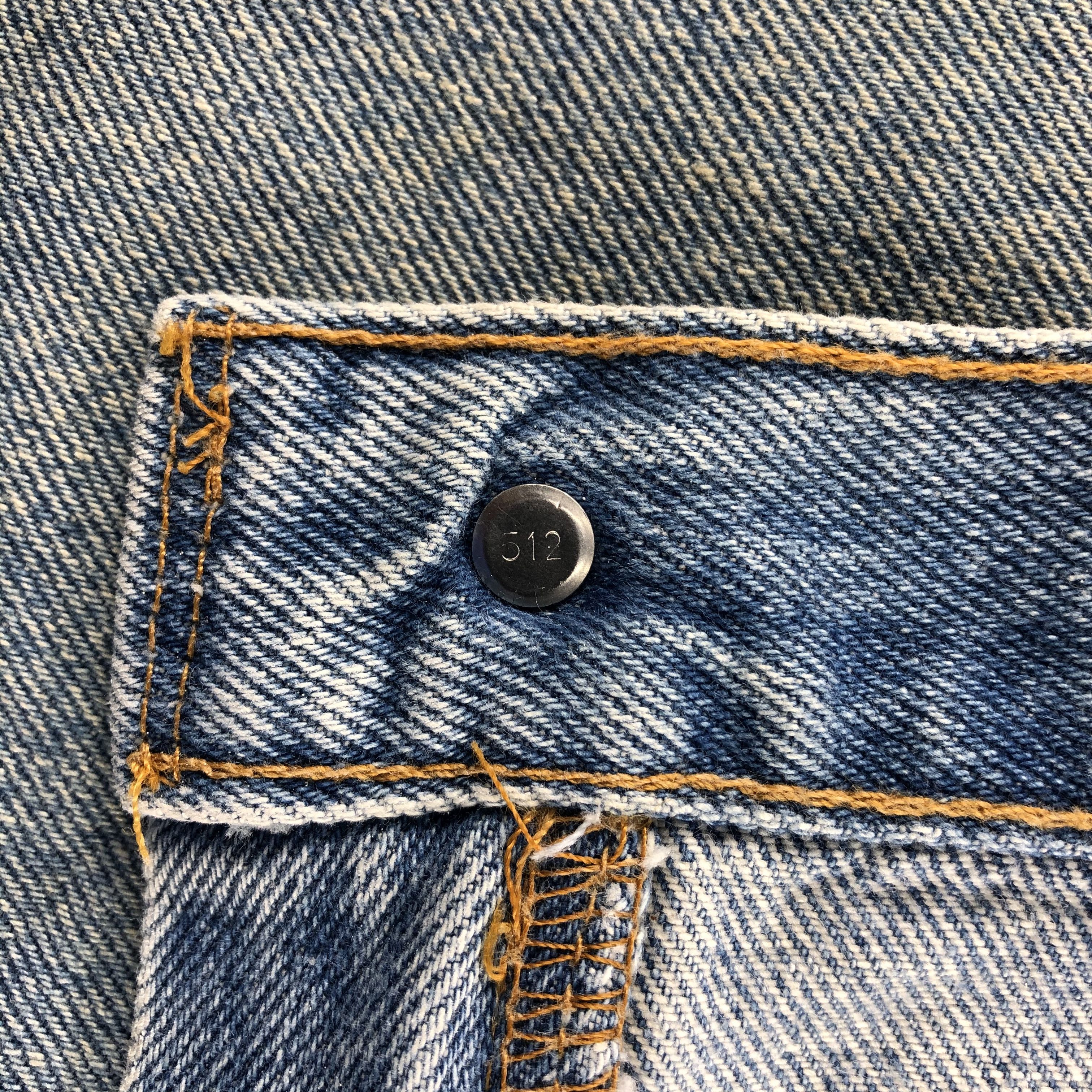 Levi's Vintage 90s Light Wash Levis 560 Jeans-J1196 Size US 39 - 8 Thumbnail