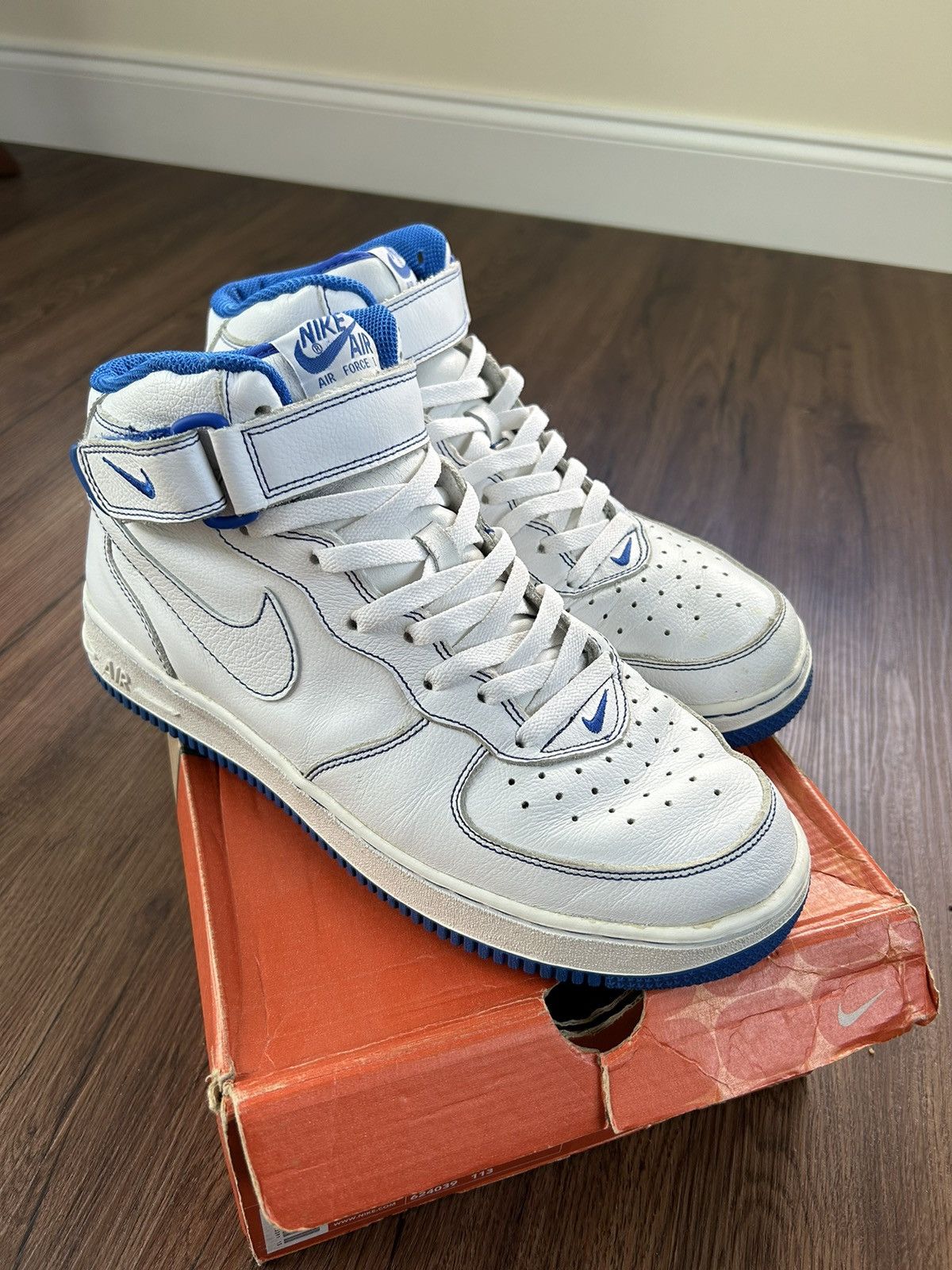 Nike Nike Air Force 1 Mid “Royal Blue” 2002 Size US 10 / EU 43 - 1 Thumbnail