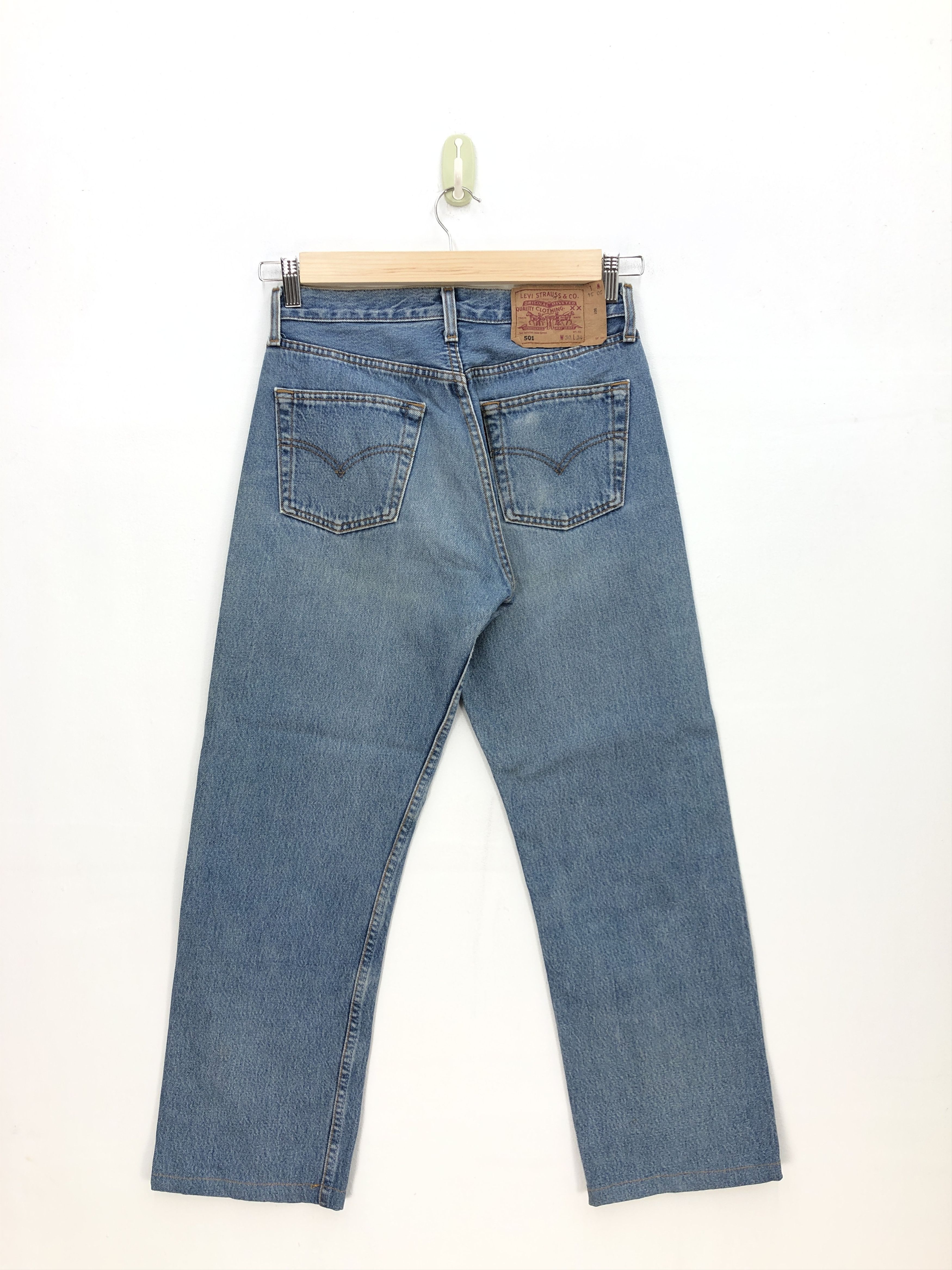 Levi's Vintage Levis 501 Jeans Levi's Faded Light Wash Denim Size 28" / US 6 / IT 42 - 2 Thumbnail