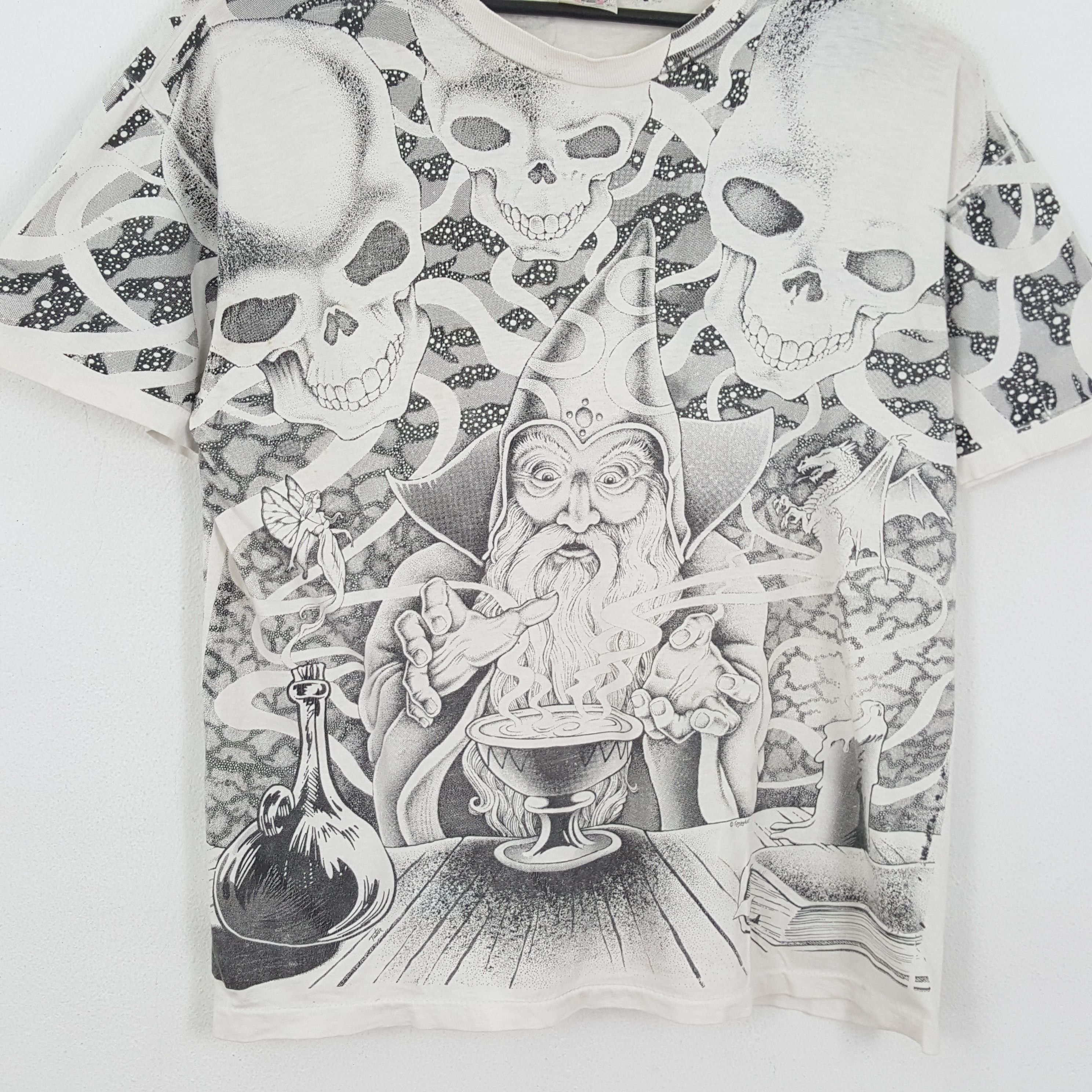 Caribbean × Vintage Witch Wizard Skulls Full Print Design Vintage Tshirt Size US XL / EU 56 / 4 - 2 Thumbnail