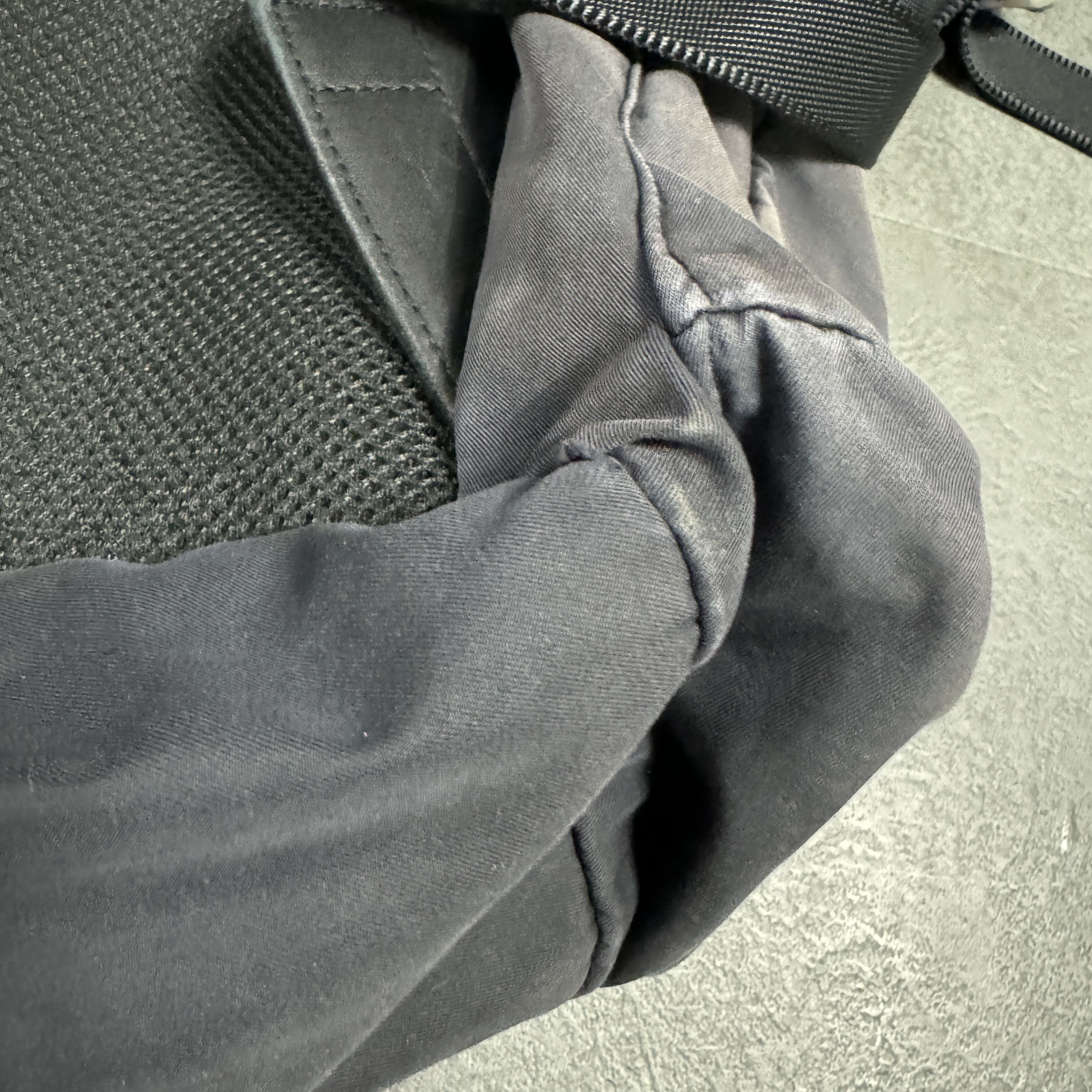 Undercover Undercover A/W09 'Earmuff Maniac' Joy Division Backpack Size ONE SIZE - 8 Thumbnail