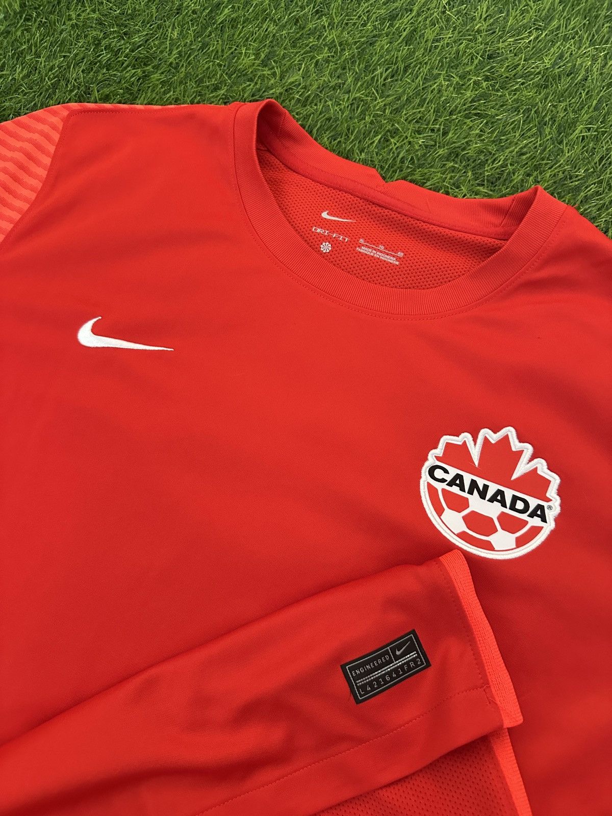 Nike Nike team canada national team soccer jersey size XL Size US XL / EU 56 / 4 - 2 Thumbnail