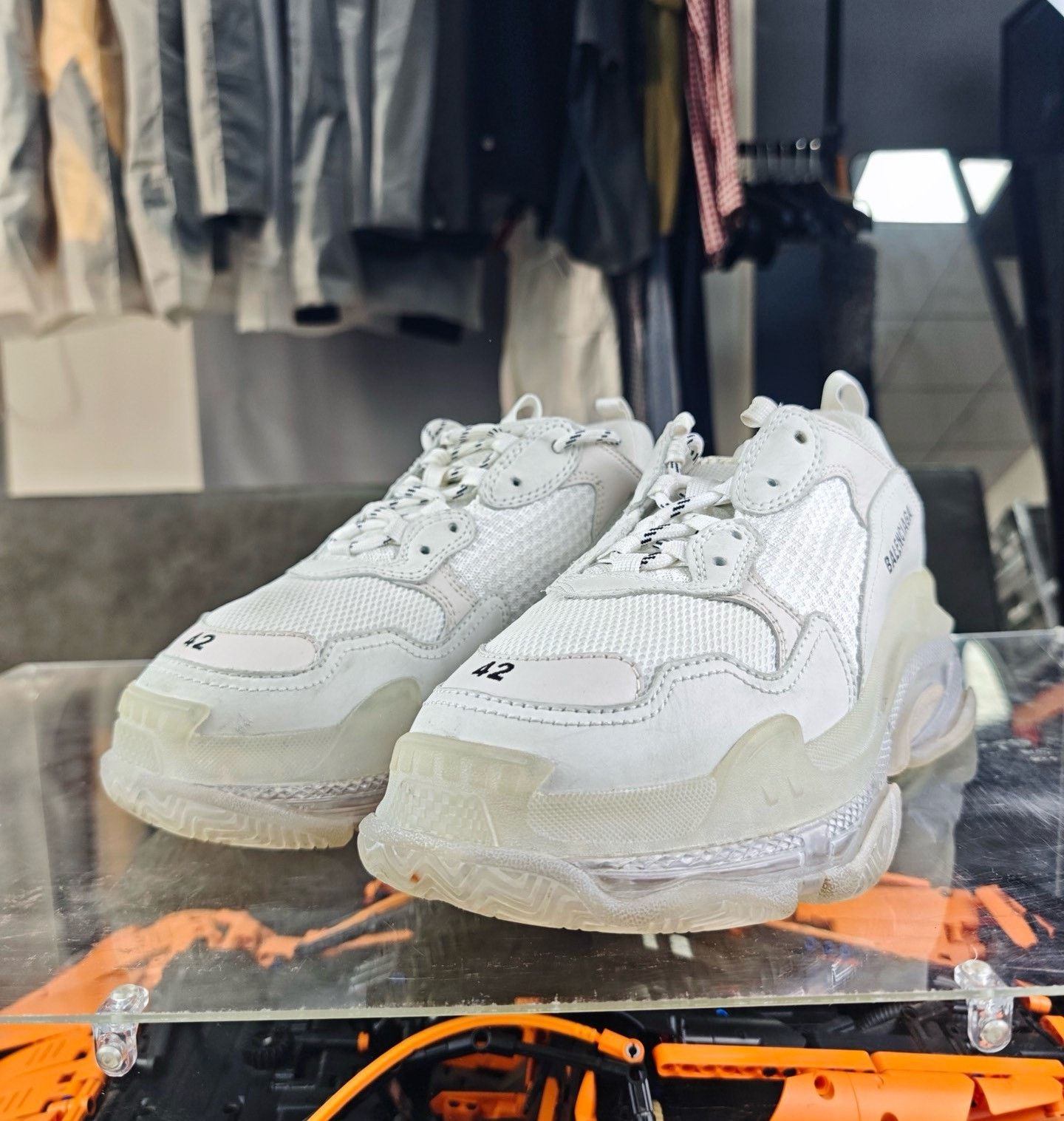 Balenciaga Balenciaga Clear White Lowtop Sneakers 9 Men Size US 9 / EU 42 - 1 Thumbnail
