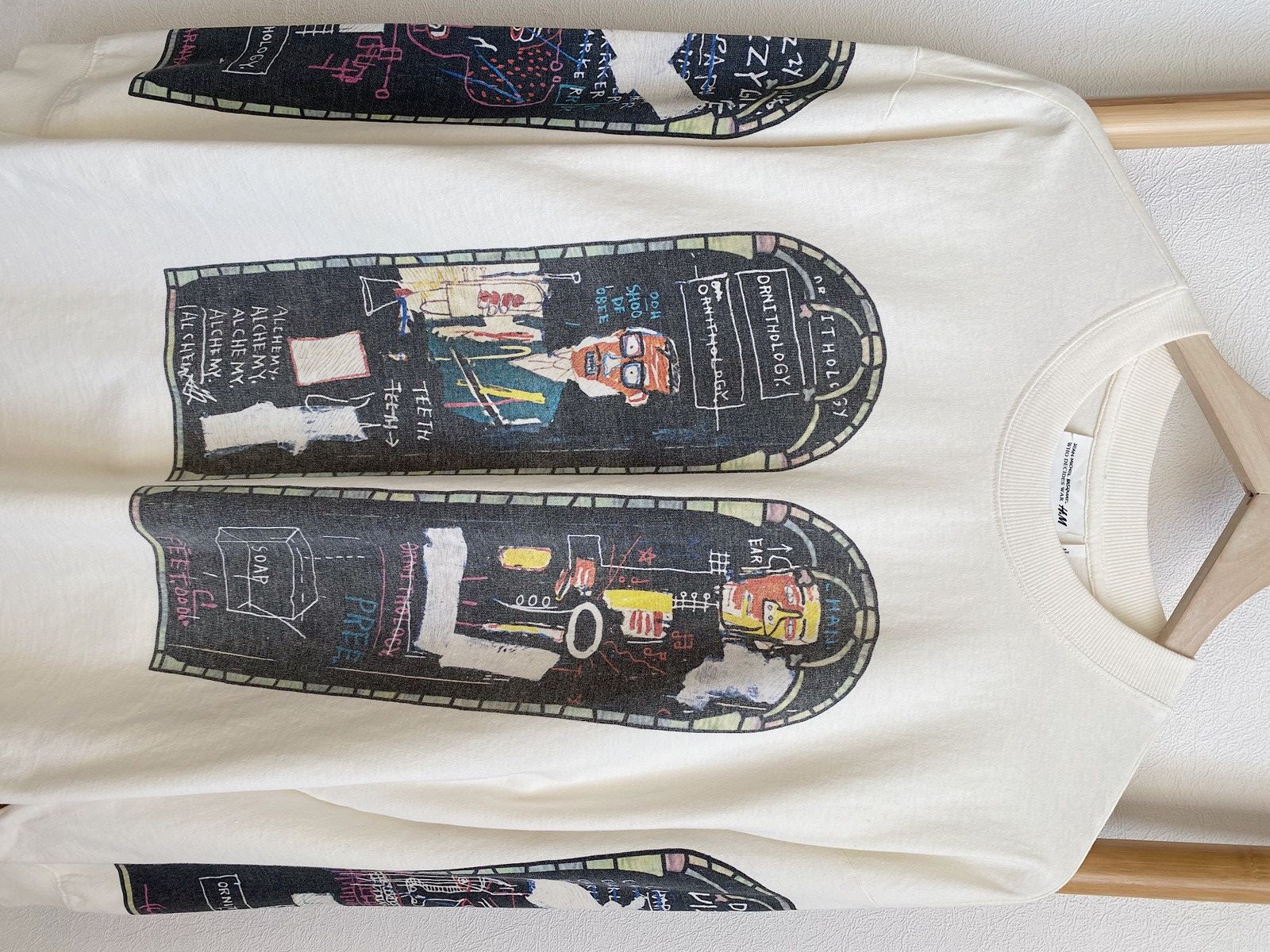 H&M × Jean-Michel Basquiat × Who Decides War WHO DECIDES WAR x BASQUIAT x H&M LONG SLEEVE RELAXED T-SHIRT Size US XL / EU 56 / 4 - 23 Thumbnail