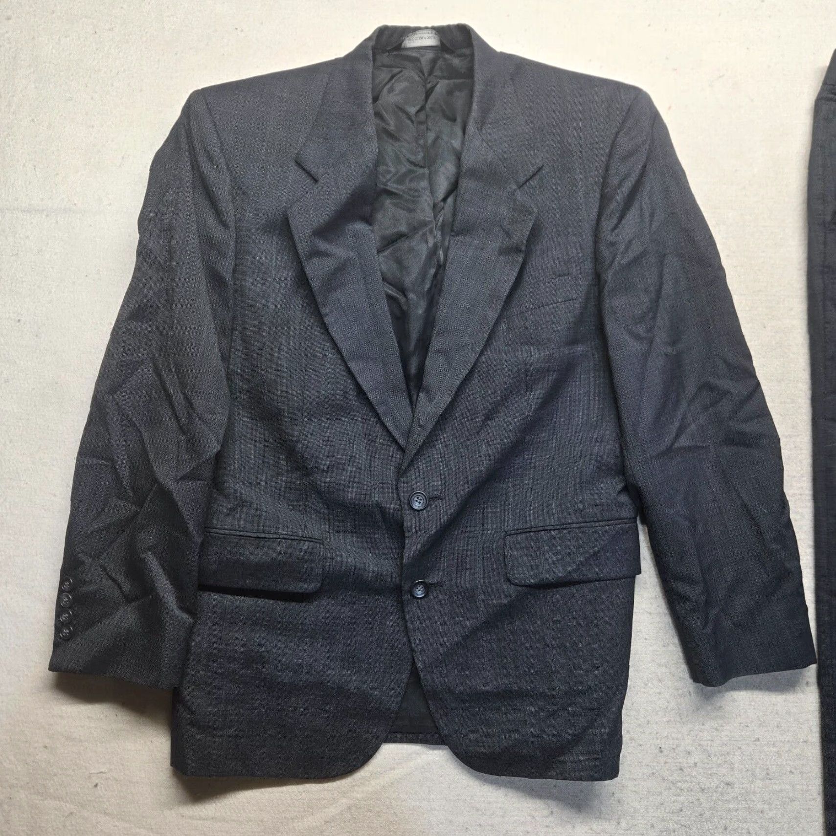 Vintage VINTAGE John Alexander Gray Plaid Blazer Jacket Set with Pants Adult Men's Size 38R Regular Fit Sports Suit Size 38R - 2 Thumbnail