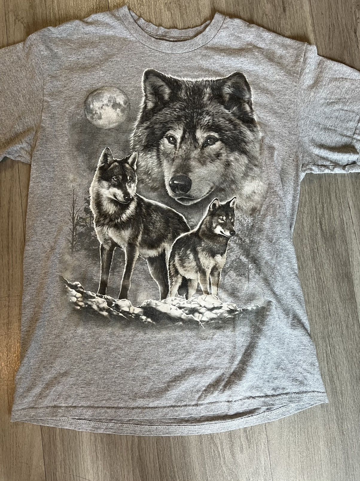 Other Y2K gray wolf shirt Size US M / EU 48-50 / 2 - 3 Thumbnail