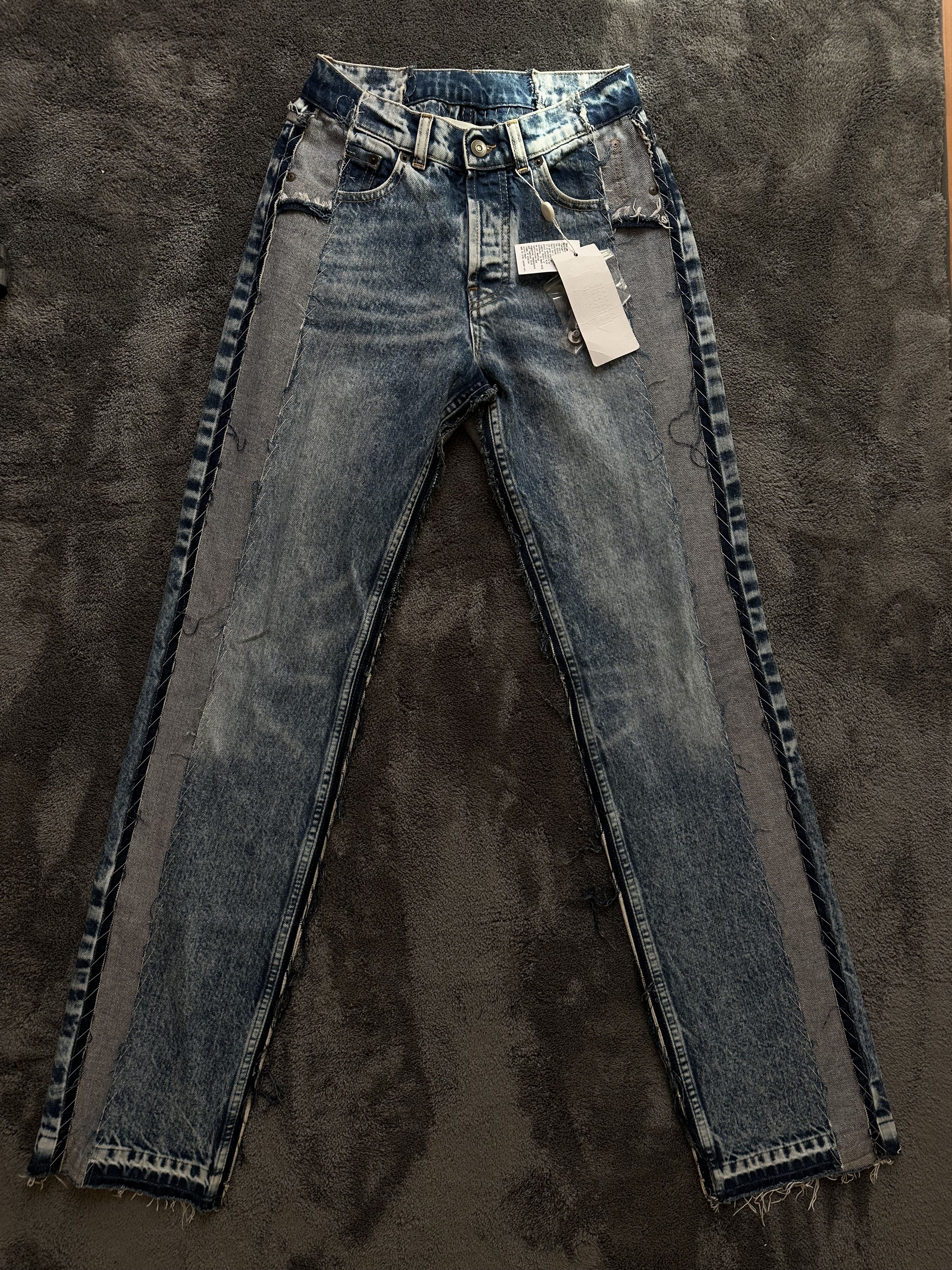 image of Maison Margiela Mid-Rise Straight Leg Jeans in Denim, Men's (Size 26)