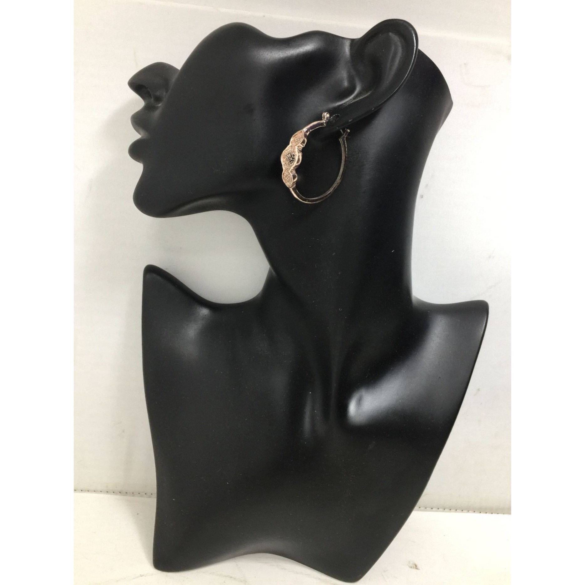 Other Women's Beautiful Rose Gold Hoop Earrings Size ONE SIZE - 3 Thumbnail