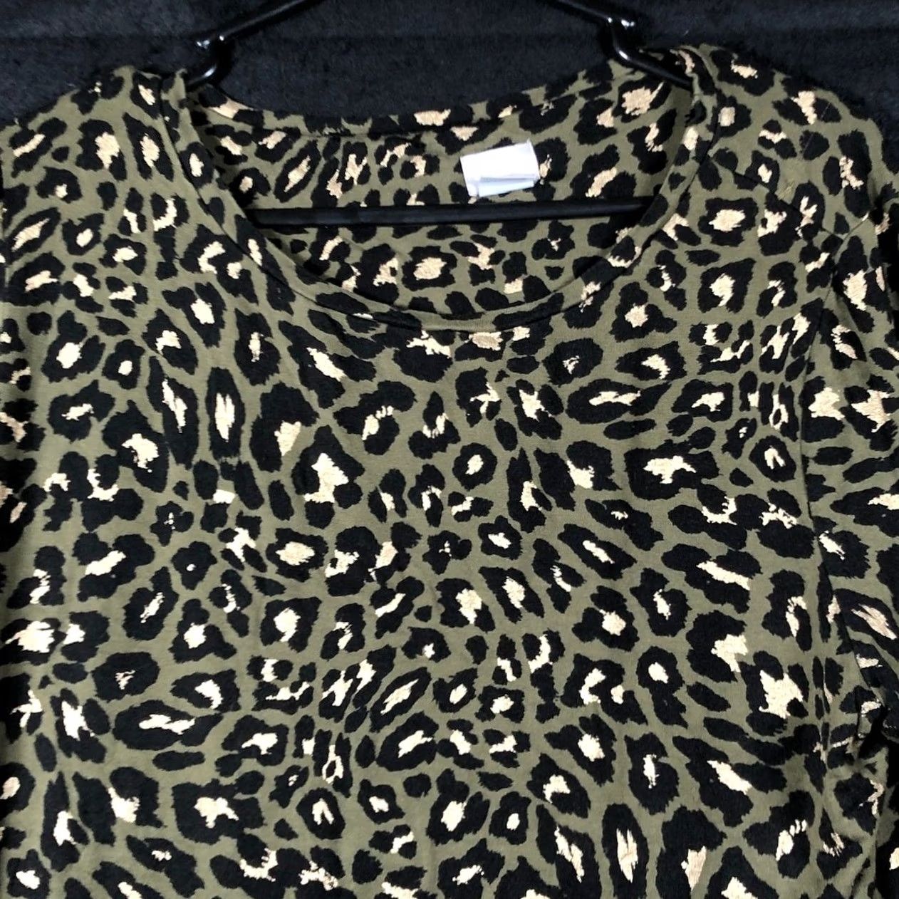 Vintage Chicos Womens Shirt Green Leopard Print Round Neck Short Sleeve Stretch L Shirts Womens Casual Workwear Travel Regular Size Size L / US 10 / IT 46 - 2 Thumbnail