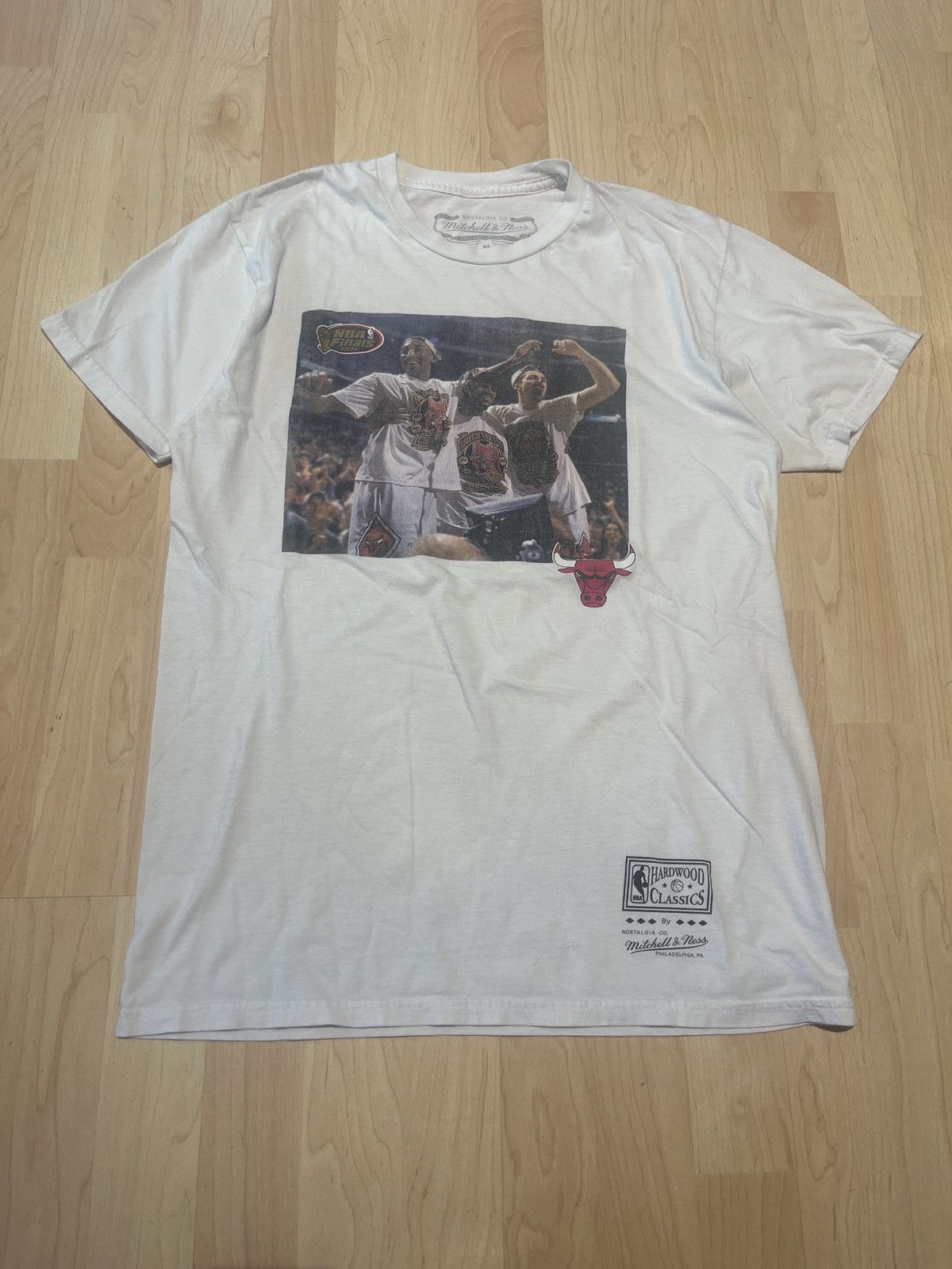 NBA × Vintage Vintage 90s Chicago bulls nba finals tshirt Size US M / EU 48-50 / 2 - 1 Thumbnail