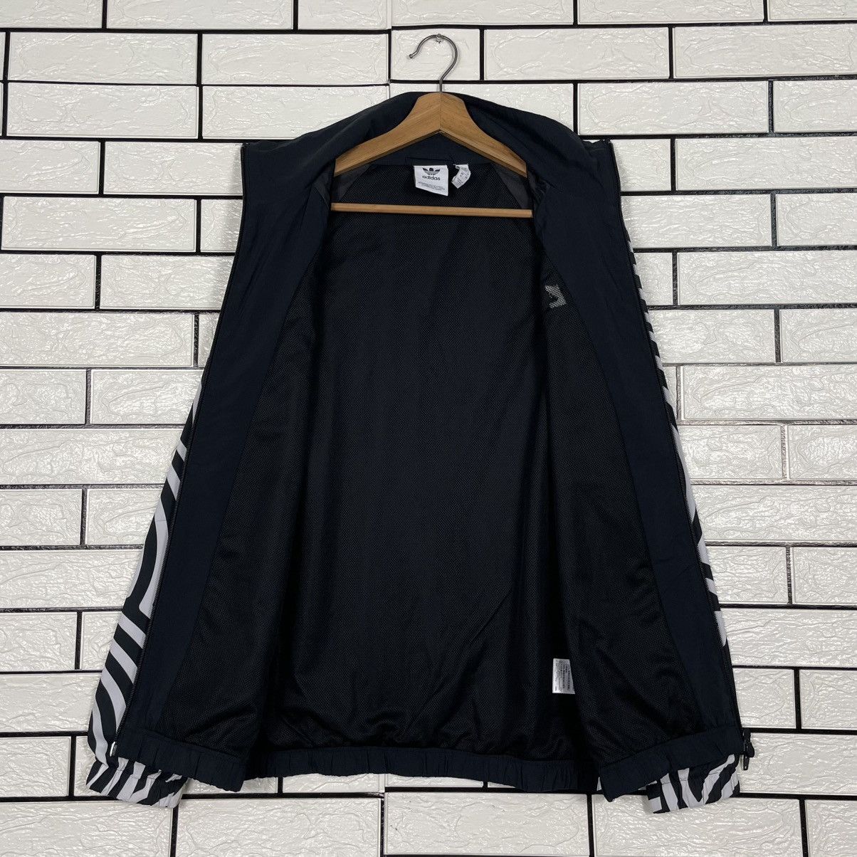 Adidas Adidas Three Stripes Zipper Jacket Size US M / EU 48-50 / 2 - 11 Thumbnail