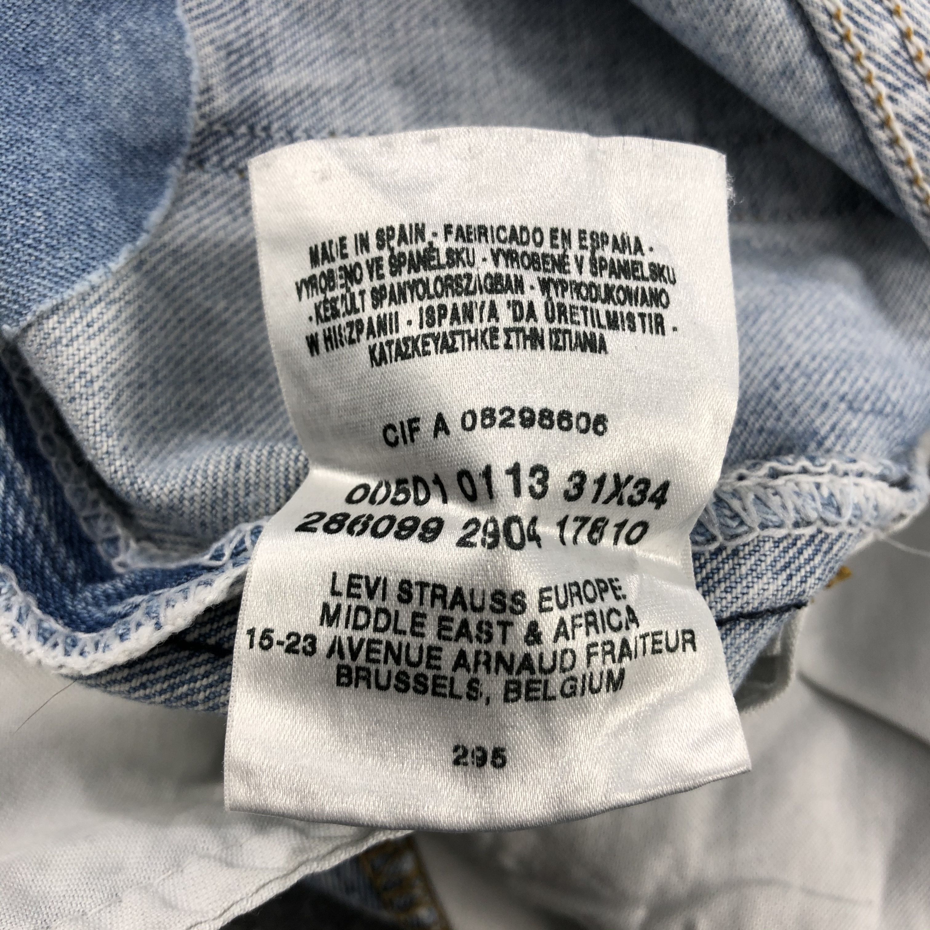 Levi's Light Wash Vintage Distress Levis 501 Jeans-JM1523 Size US 32 / EU 48 - 14 Thumbnail