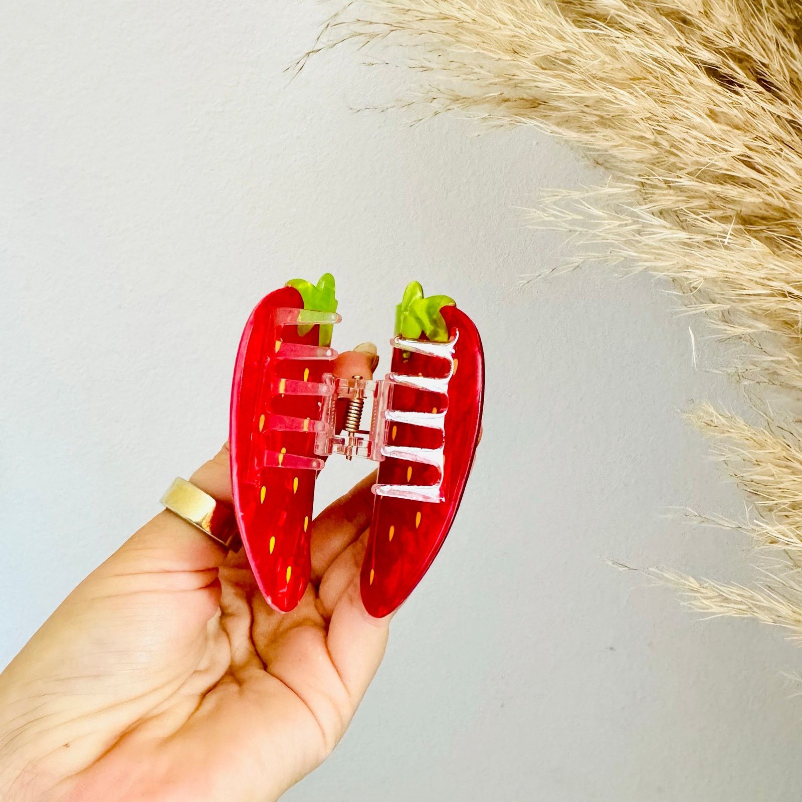 Anthropologie NEW ANTHROPOLOGIE Red Green Strawberry Fruit Hair Claw Clip Size ONE SIZE - 4 Thumbnail