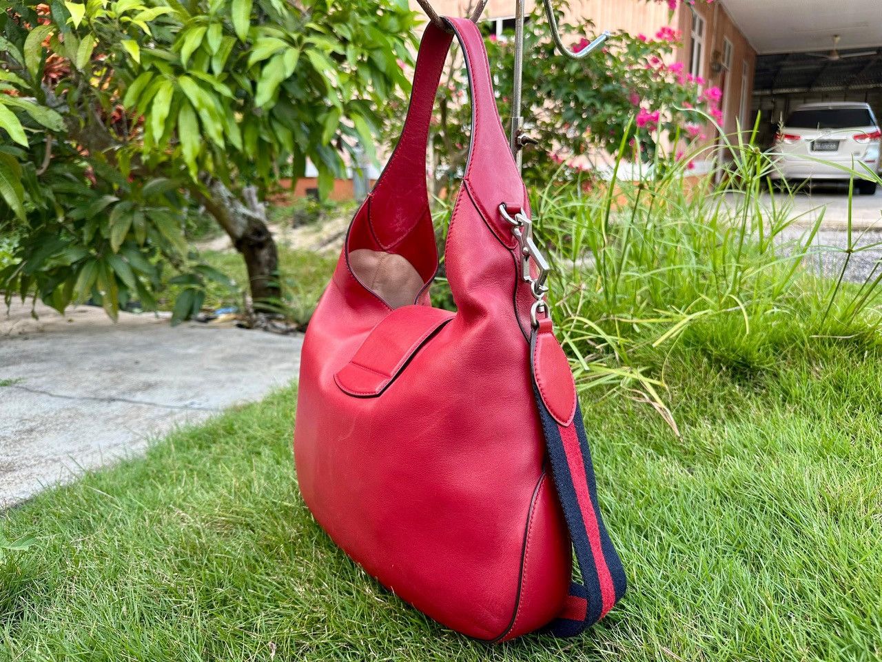 Gucci Authentic Gucci Dionysus Embroidered Leather Medium Hobo Bag Size ONE SIZE - 2 Thumbnail