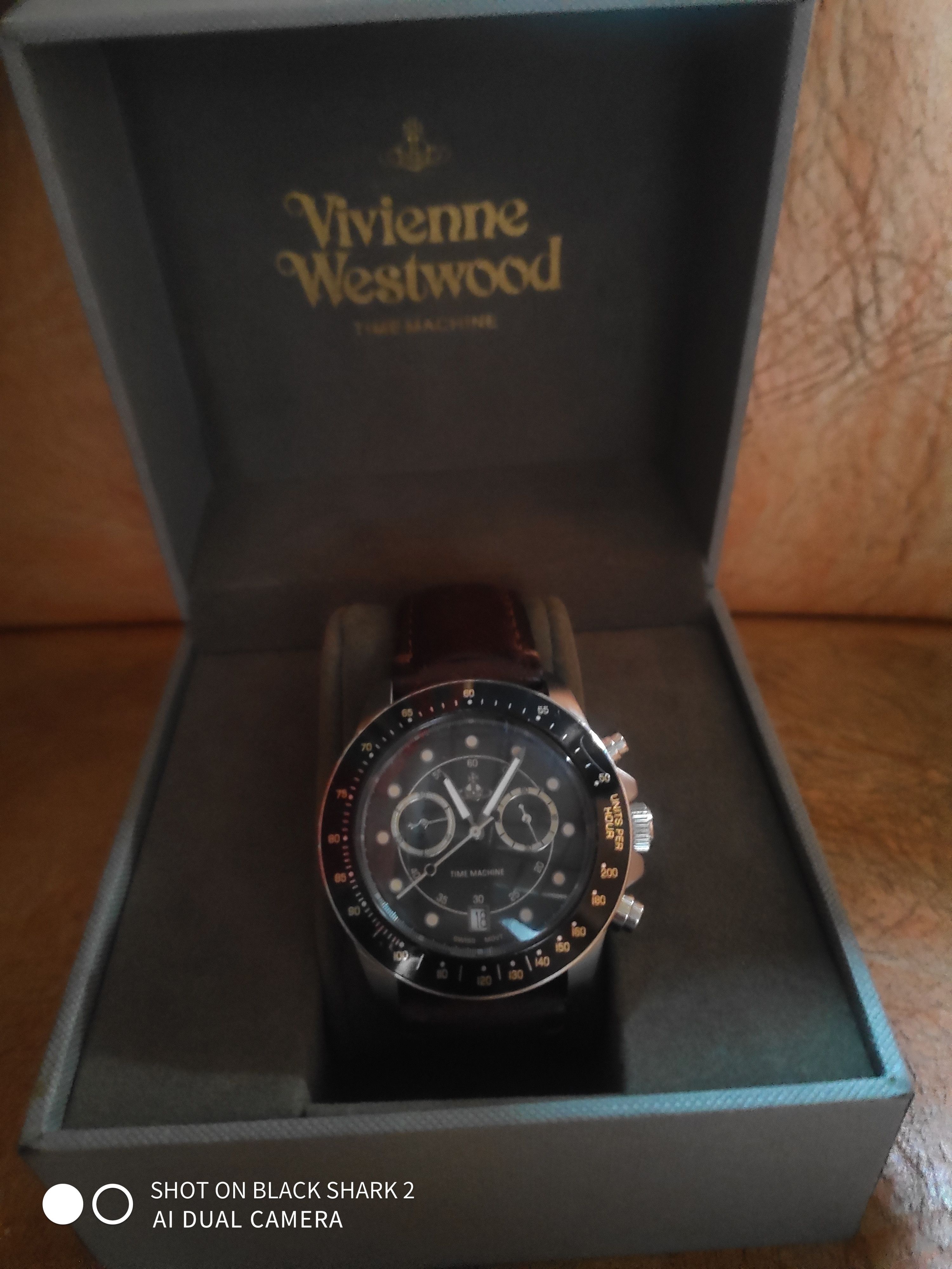 Vivienne Westwood TIME MACHINE ゴールド/ブラック