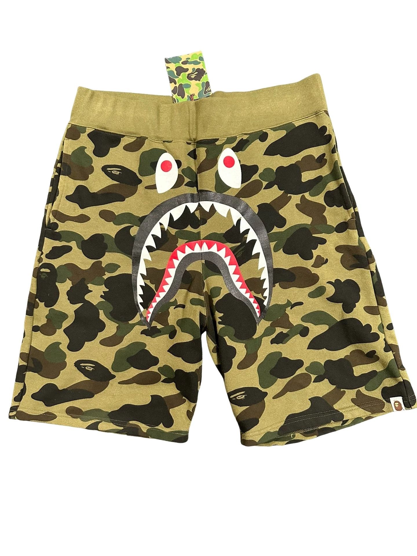 Bape A Bathing Ape Camo Shark Shorts Size XXL Size US 38 / EU 54 - 1 Thumbnail
