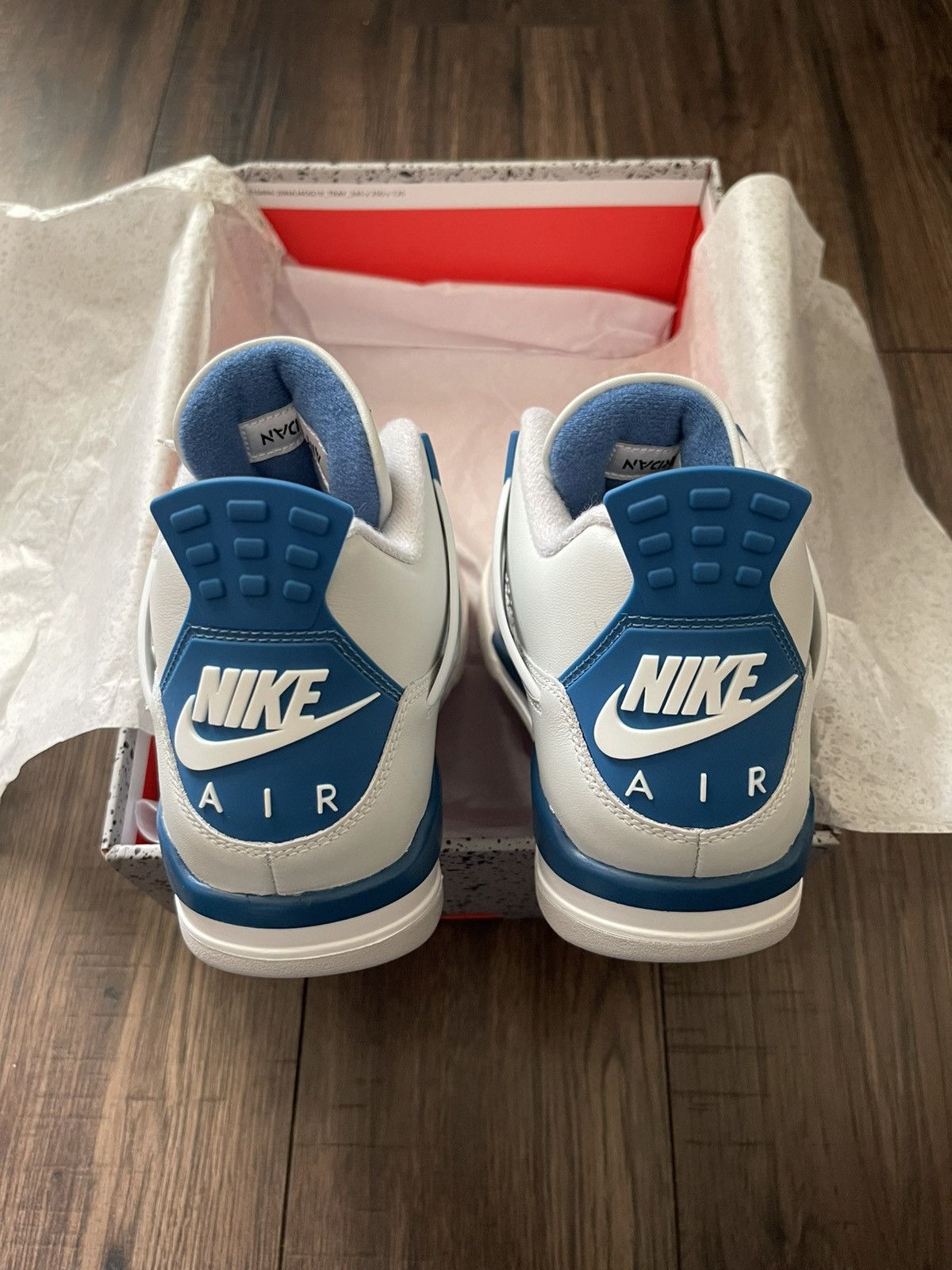 Jordan Brand Jordan 4 Military Size US 9.5 / EU 42-43 - 2 Thumbnail
