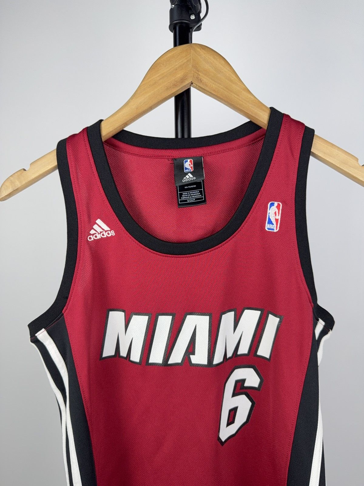 NBA LeBron James #6 Miami Heat Adidas Jersey Small Vintage NBA Size US S / EU 44-46 / 1 - 3 Thumbnail