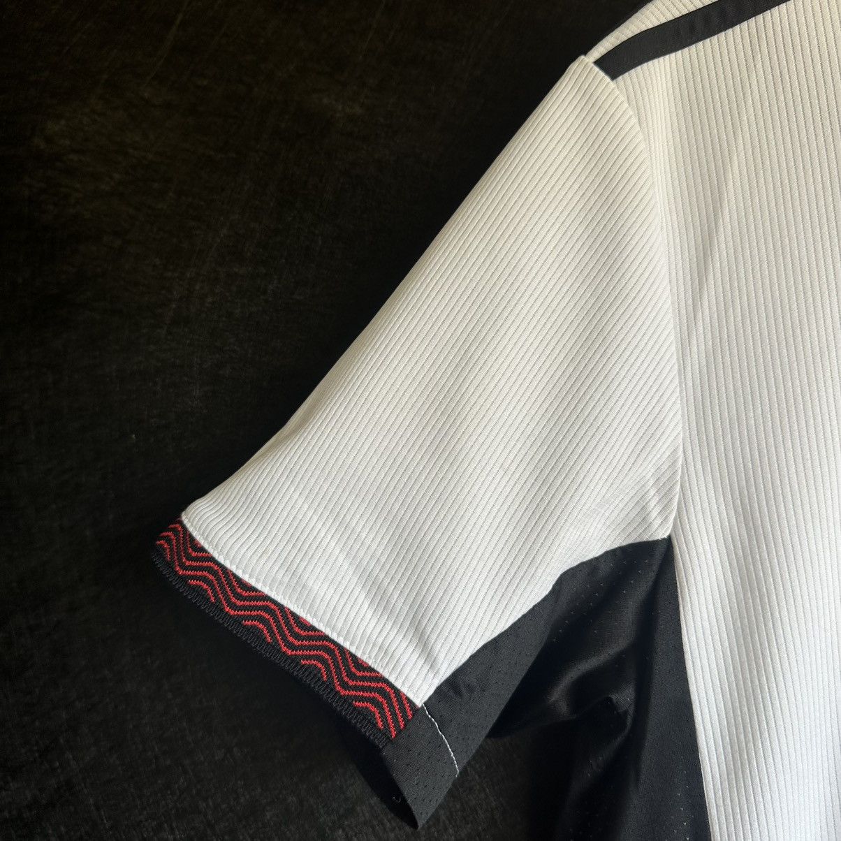 Adidas 2022-23 Fulham Match Worn Home Shirt J.Palhinha #26 Size US S / EU 44-46 / 1 - 6 Thumbnail