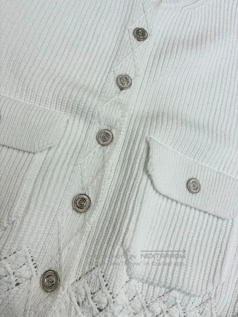 Chanel Chanel White two-pocket knitted jacket Size XS / US 0-2 / IT 36-38 - 4 Thumbnail