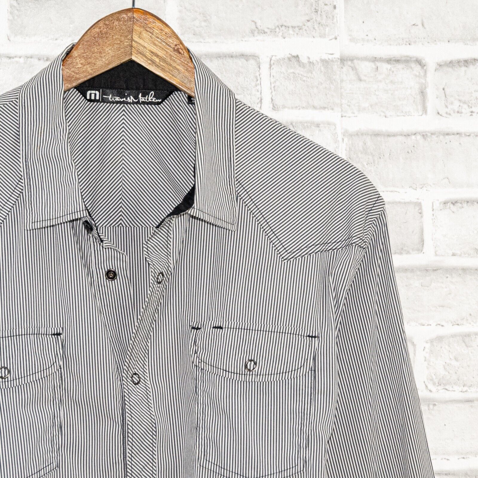 TravisMathew Travis Mathew Men's Snap button up Shirt in Gray Stripe Size US L / EU 52-54 / 3 - 1 Thumbnail