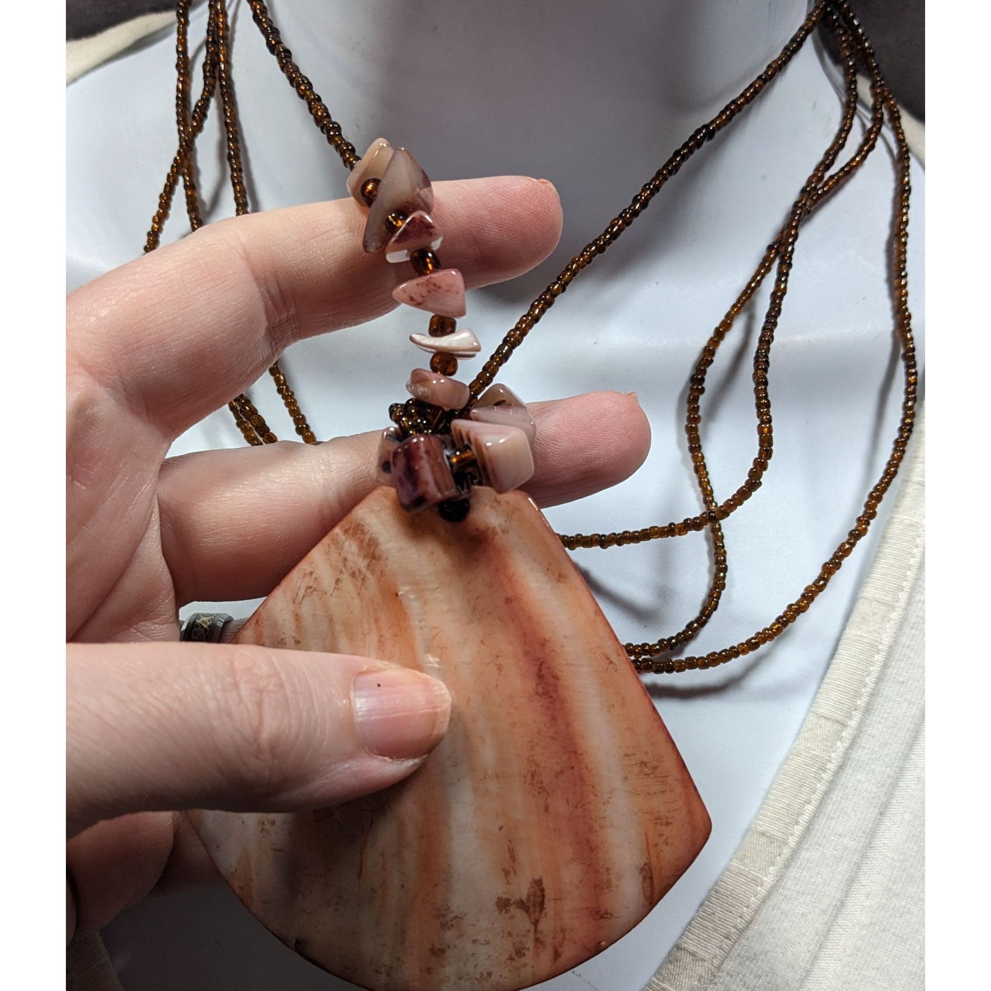 Other Vintage Mermaidcore Brown Shell And Glass Beaded Pendant Nec Size ONE SIZE - 4 Thumbnail