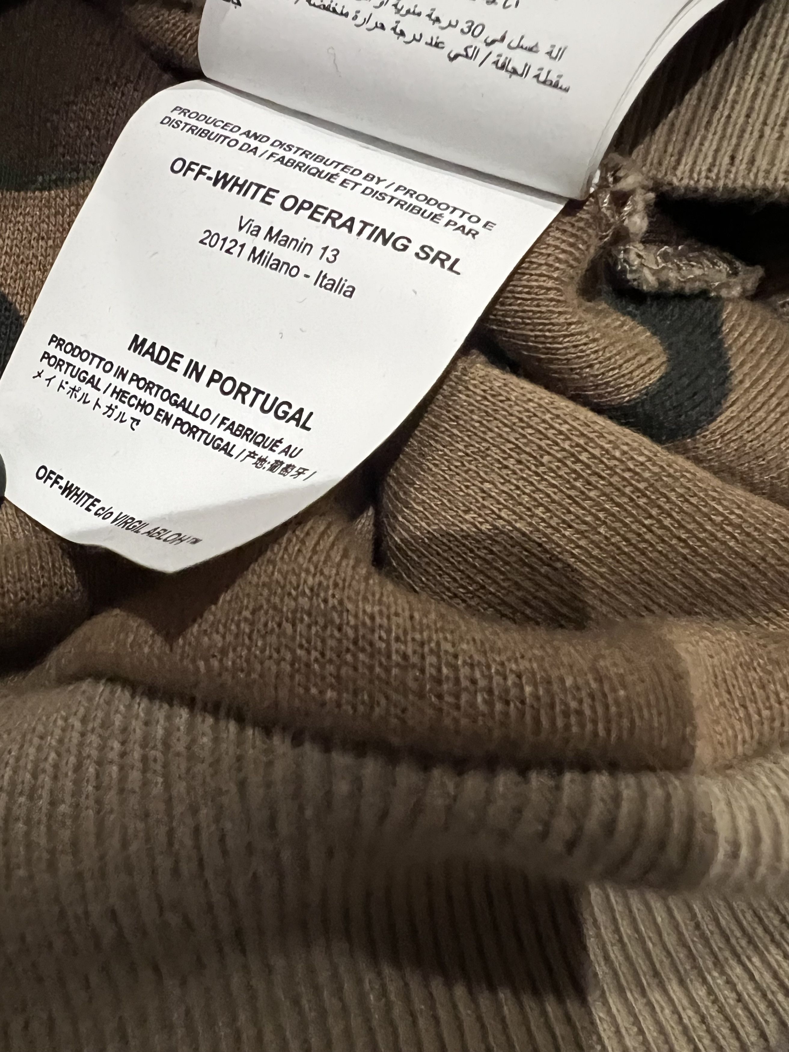 Off-White 2018 Off White Reconstructed Camo Hoodie Size US XXL / EU 58 / 5 - 6 Thumbnail
