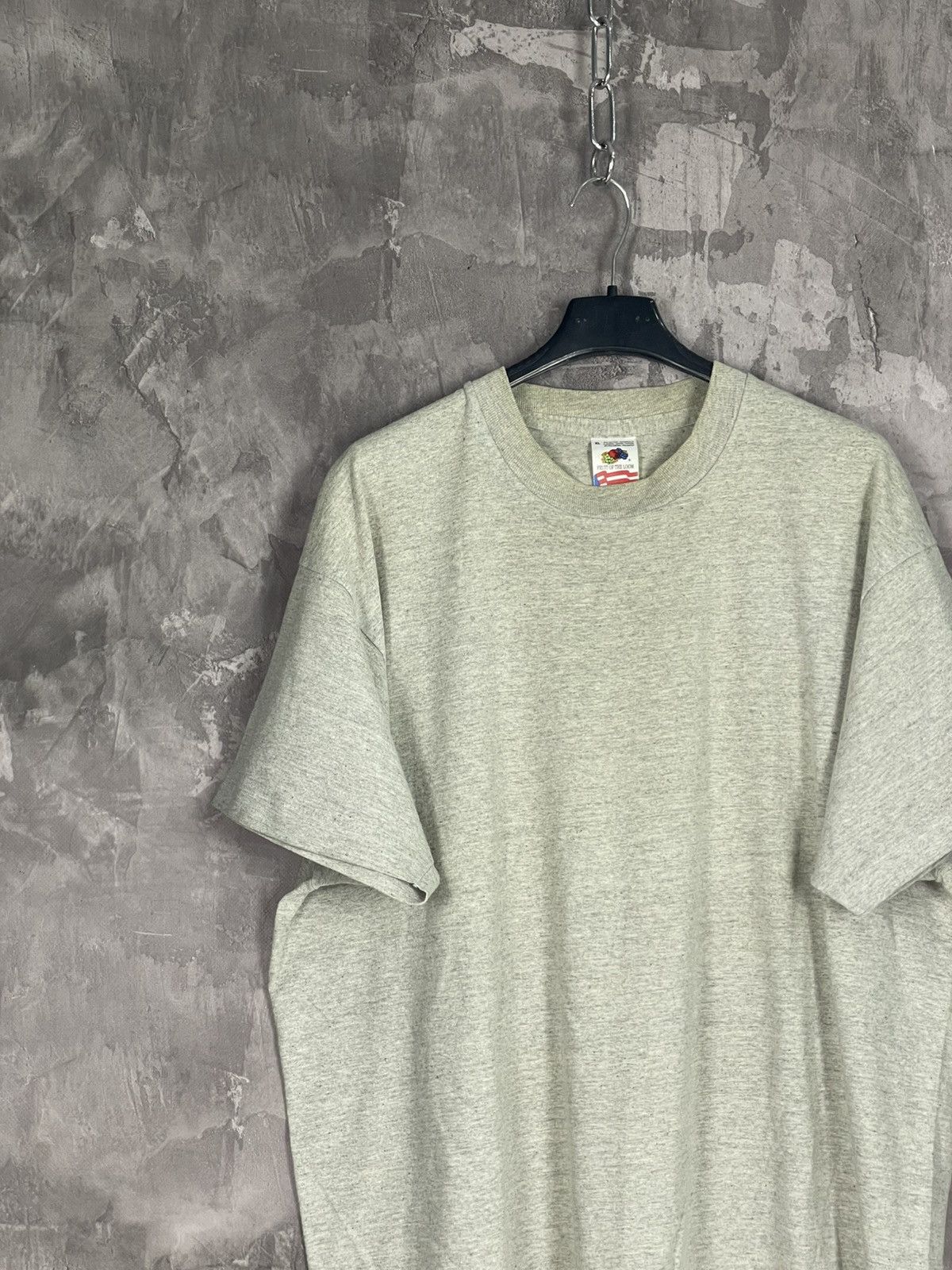 Vintage Fruit Of The Loom 90s Basic Very Rare Distressed T shirt Size US XL / EU 56 / 4 - 3 Thumbnail