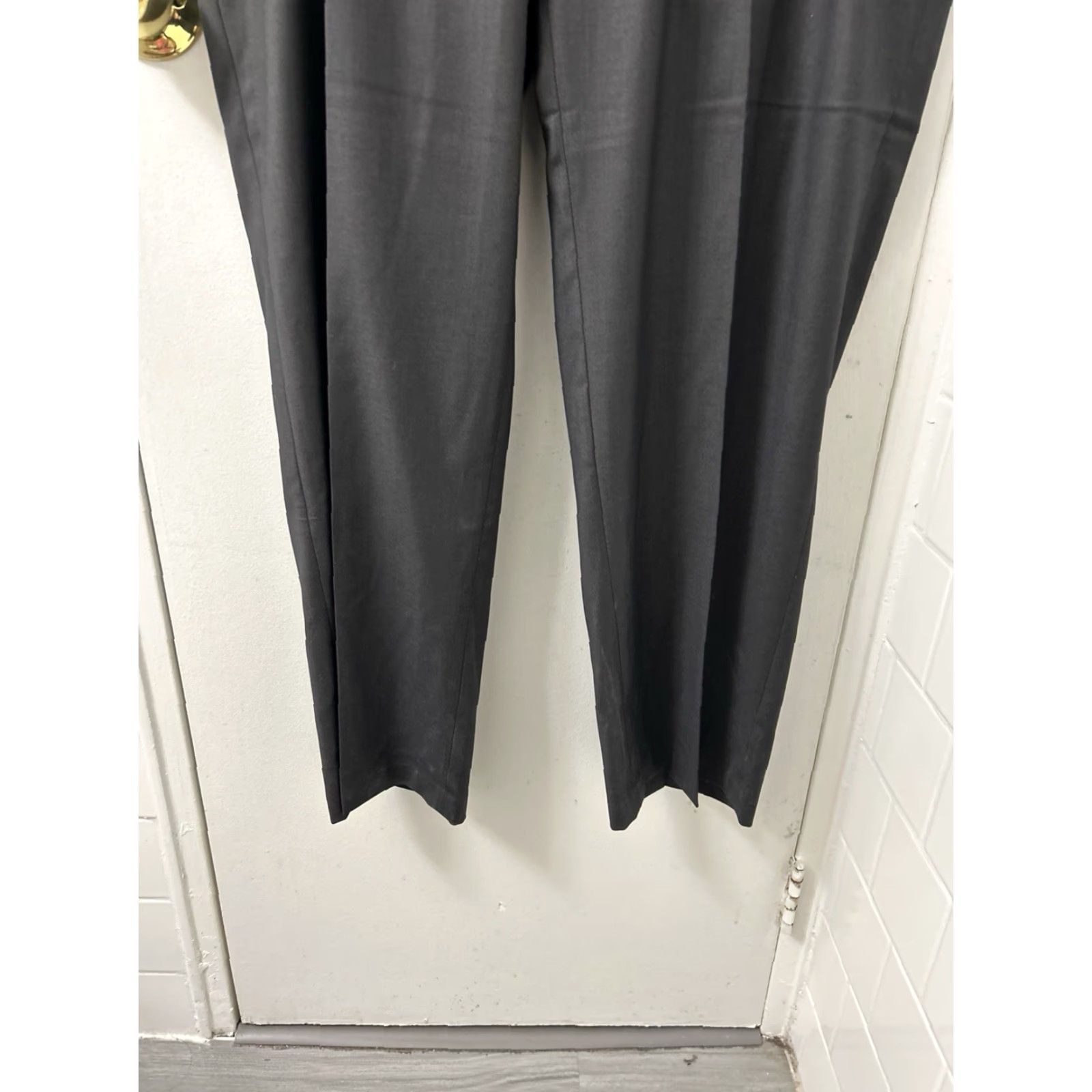 Haggar Haggar Super Flex Dress Pants Mens Size 40x32 Gray NWT Relaxed Fit Wrinkle Resistant Easy Care Pockets 5-Pocket Design Flat Front Size US 40 / EU 56 - 7 Thumbnail