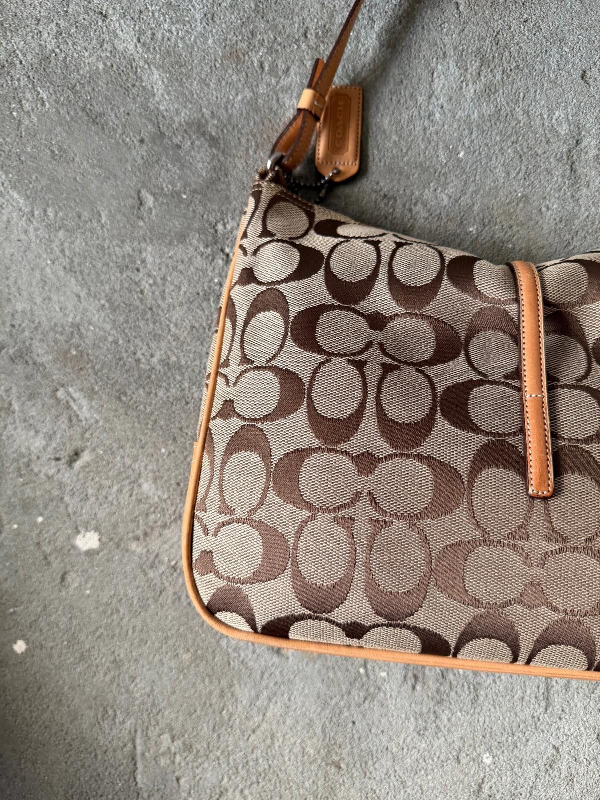 Coach Hobo Signature Clip Canvas Shoulder Bag Tan