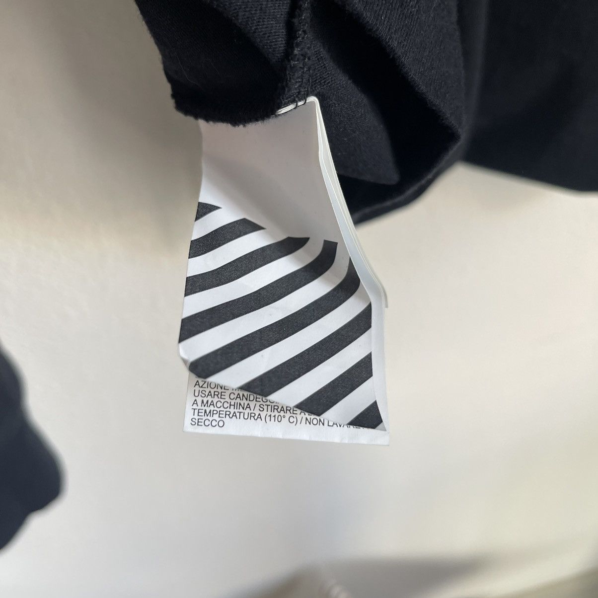 Off-White Off White Fall Winter 19 - 20 Bat Wings Long Sleeve T Shirt Size US XXS / EU 40 - 8 Thumbnail