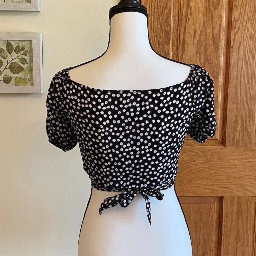 Shein Shein Women's Black & White Floral Puff Sleeve Crop Top Siz Size M / US 6-8 / IT 42-44 - 3 Thumbnail