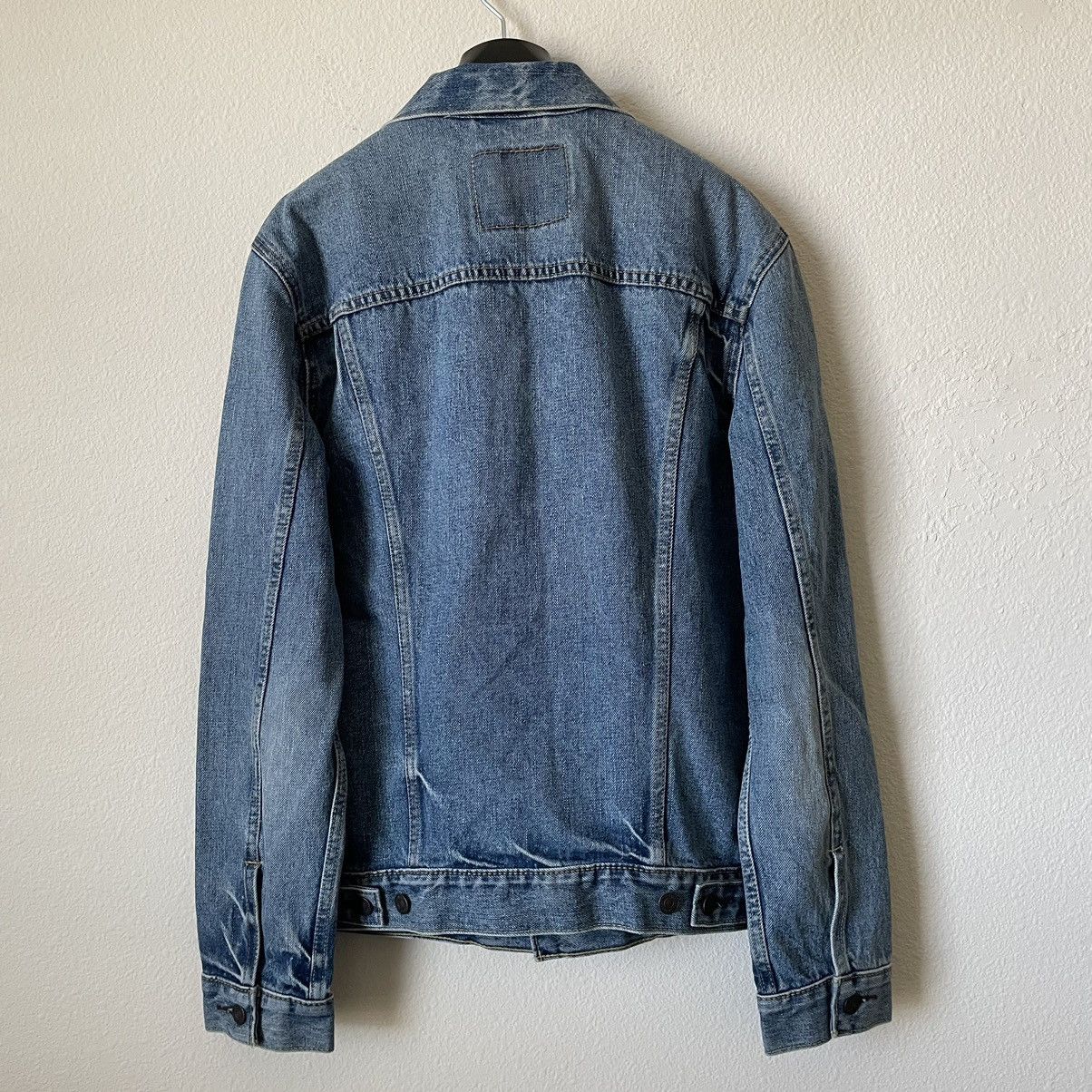 Levi's Levi’s Premium Faded Light Wash Denim Trucker Jacket Size US M / EU 48-50 / 2 - 5 Thumbnail