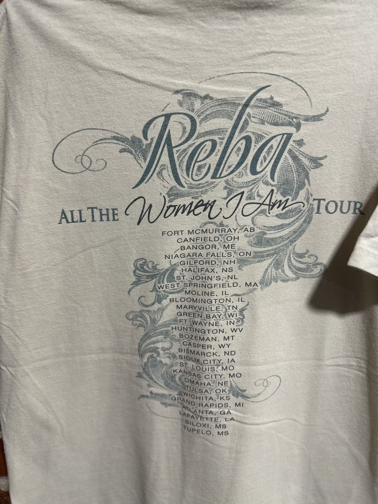 Band Tees Vintage Reba All The Women I Am Tour Faded Tee Size US L / EU 52-54 / 3 - 11 Thumbnail