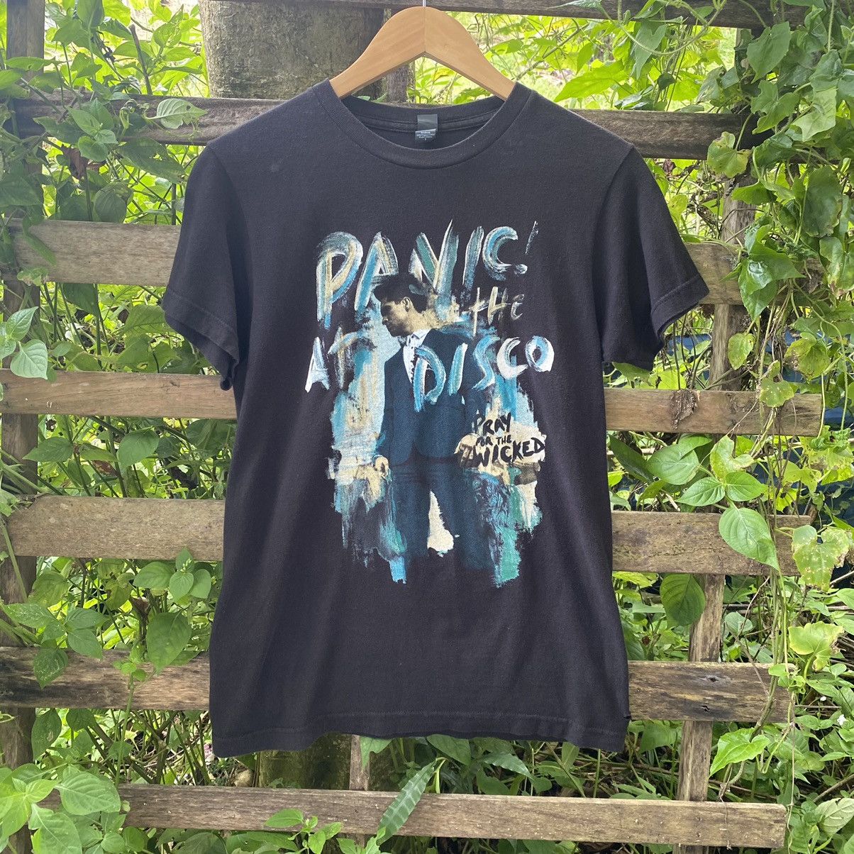 VINTAGE PANIC AT THE DISCO POP PUNK EMO TOUR BAND TSHIRT