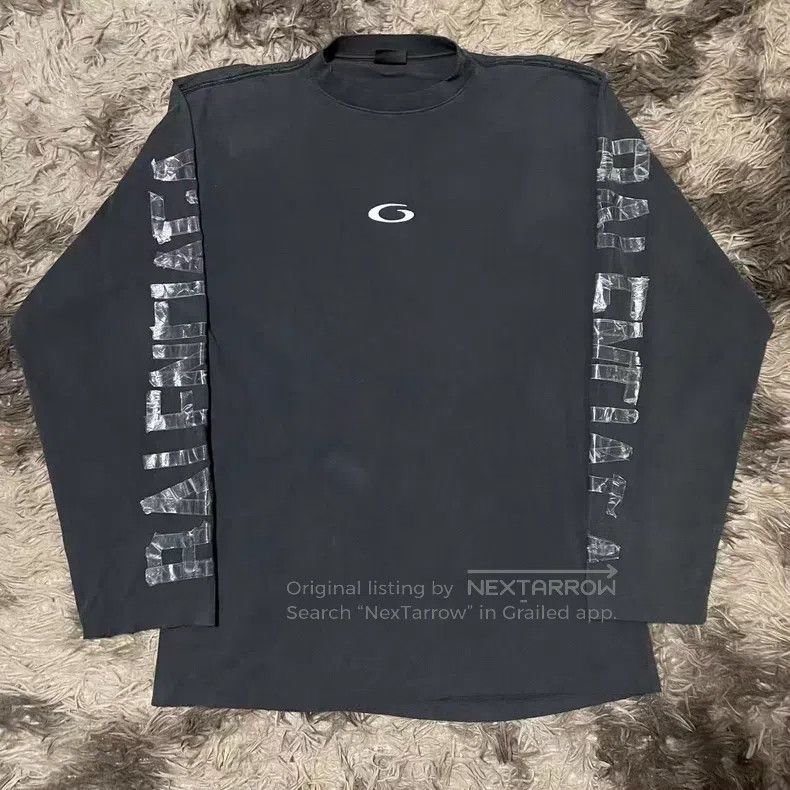 Balenciaga Balenciaga Tape distressed gradient long-sleeve T-shirt Size US M / EU 48-50 / 2 - 1 Thumbnail