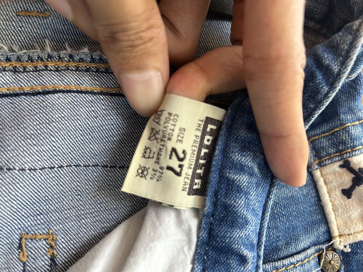 Japanese Brand Distressed Yoshitomo Nara X Lolita Cross Low Rise Jeans Size US 29 - 17 Thumbnail