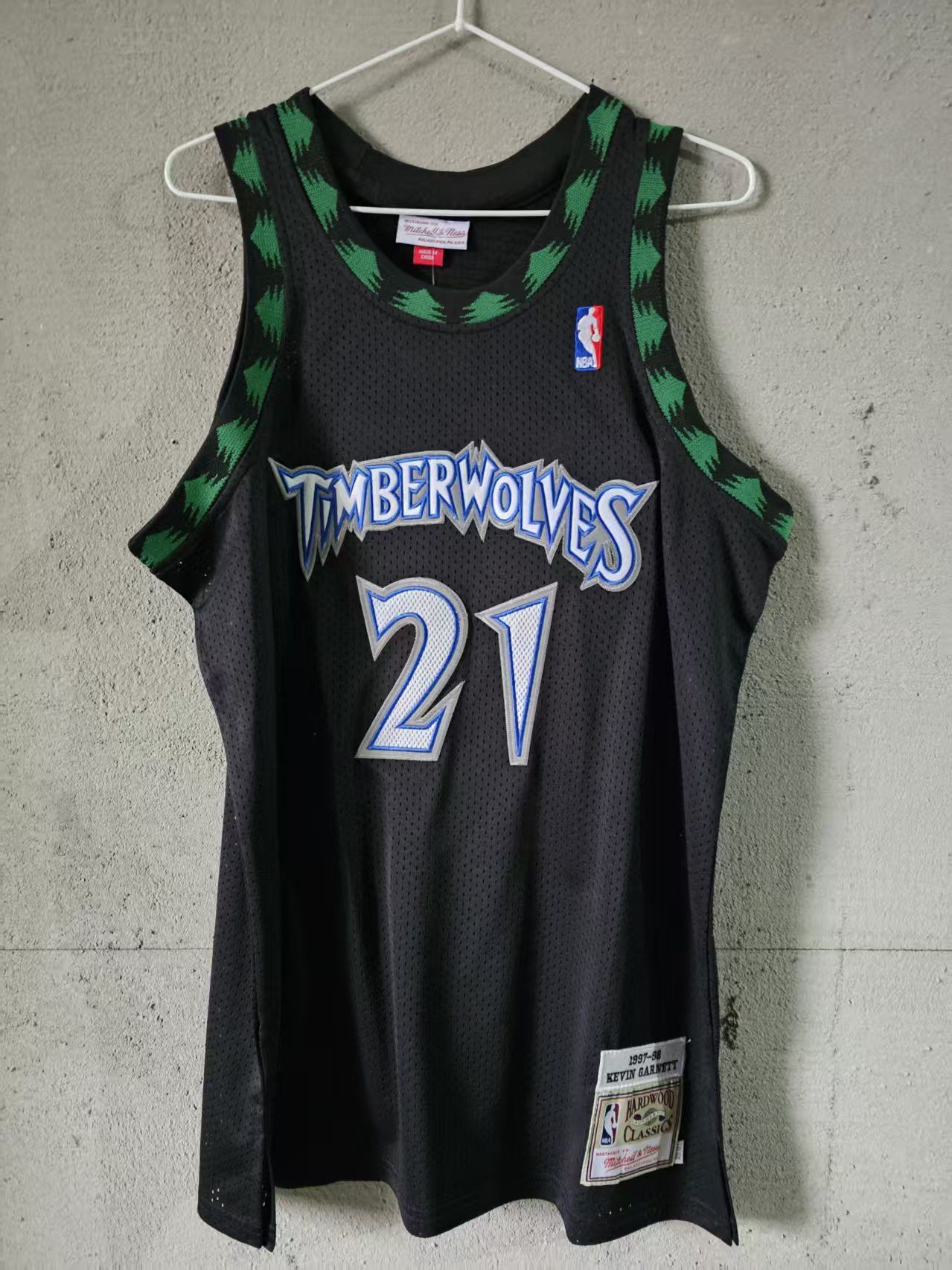 NBA Timberwolves #21 Kevin Garnett Jersey Double Stitched Size US M / EU 48-50 / 2 - 1 Thumbnail