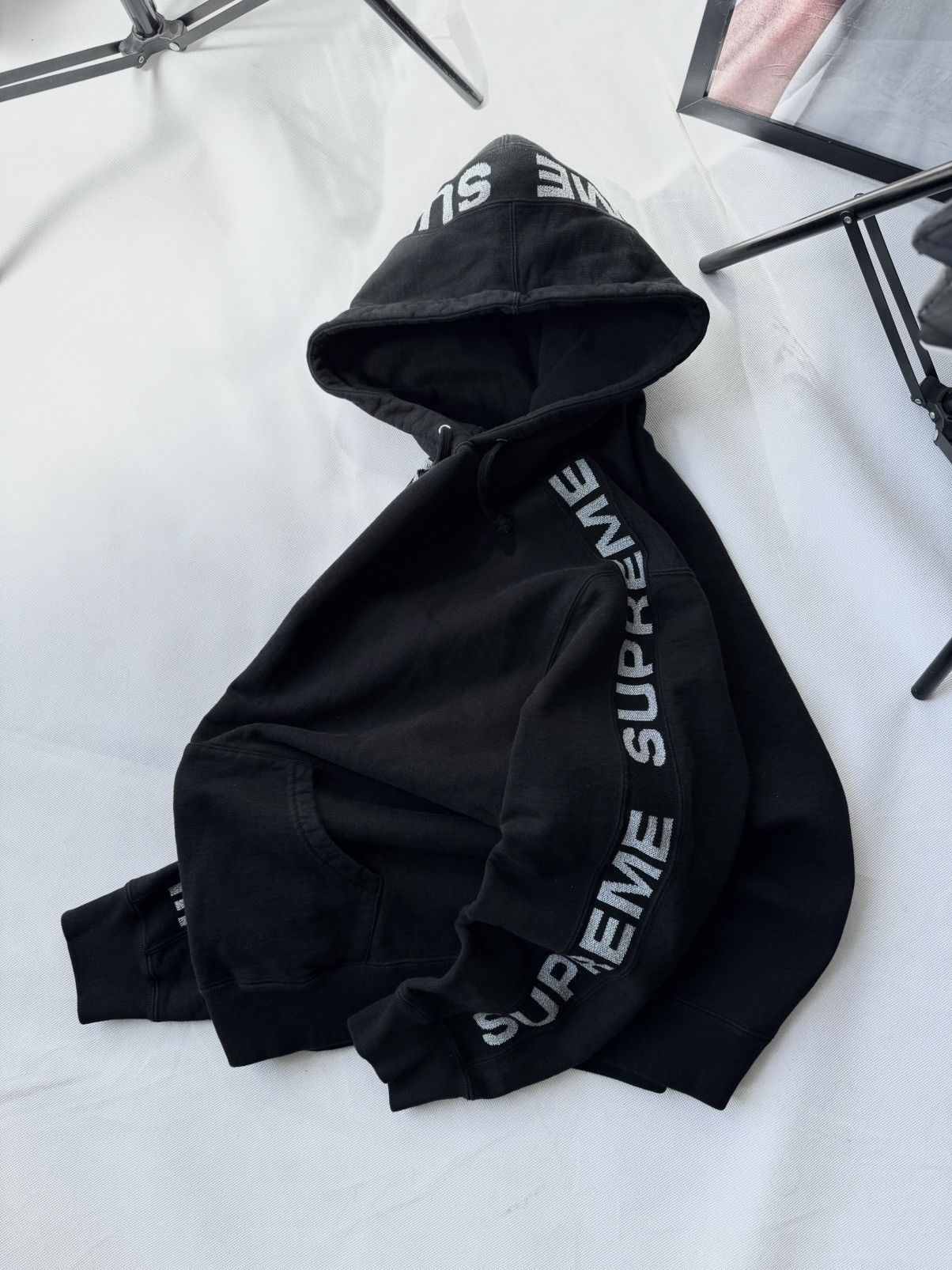 Hypebeast Rare SUPREME Monogram Repeat Logo Boxy Fit Hoodie Size US L / EU 52-54 / 3 - 11 Thumbnail