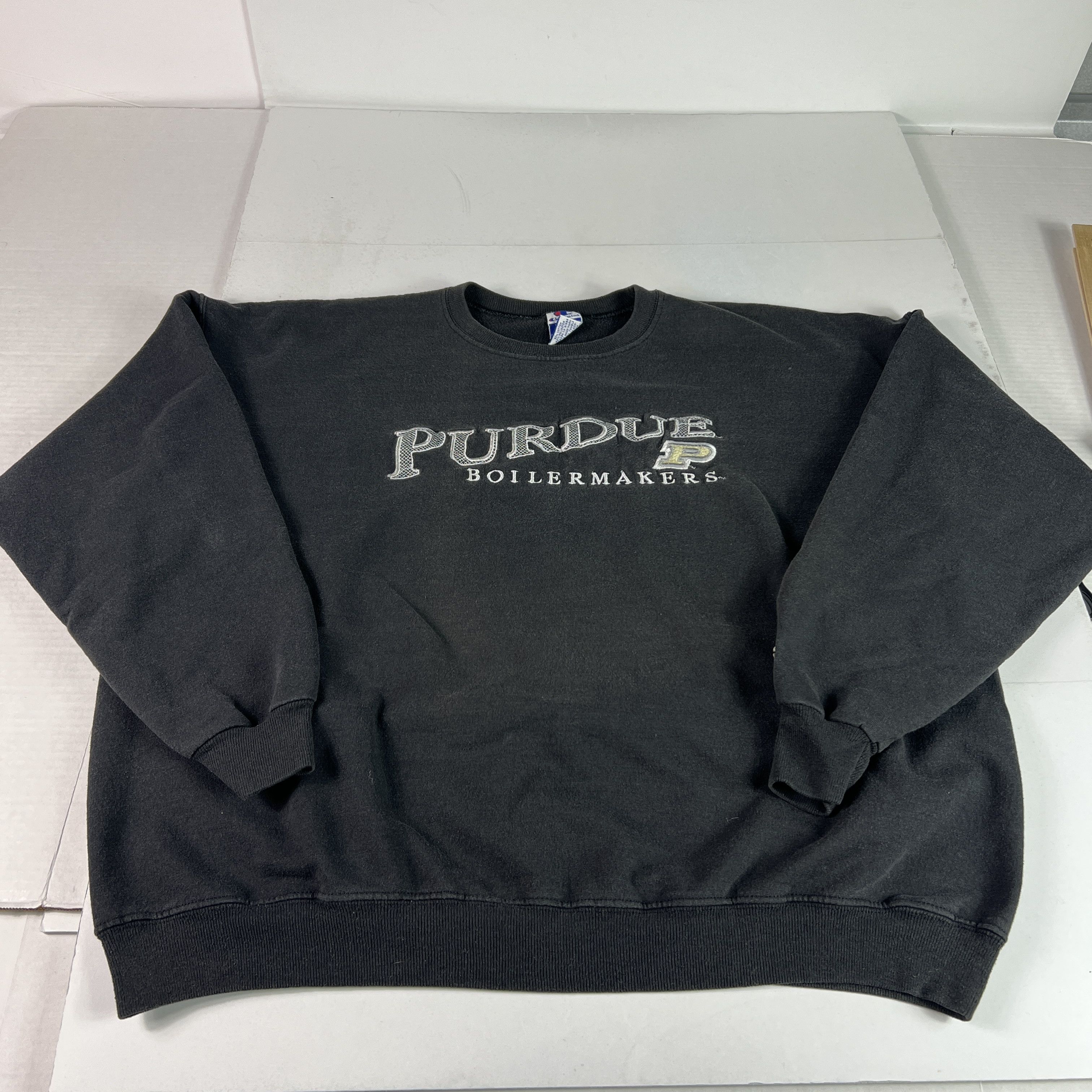 Champion VTG Champion Perdue Boilermakers Sweatshirt Black Crewneck Size US XL / EU 56 / 4 - 1 Thumbnail