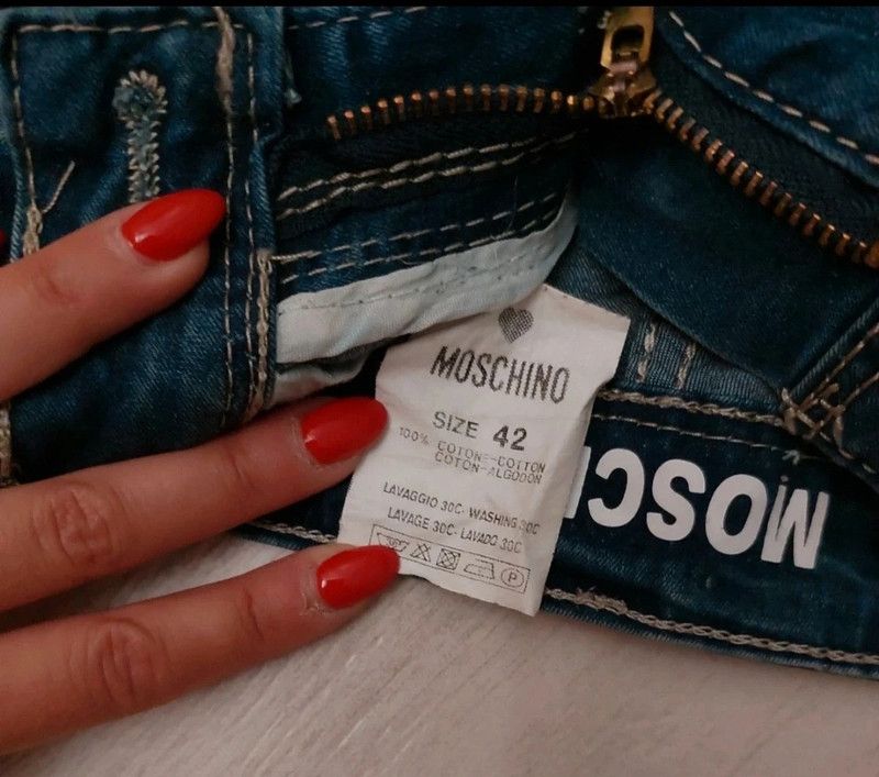 Moschino Moschino Peace Shorts Size 30" / US 8 / IT 44 - 3 Thumbnail