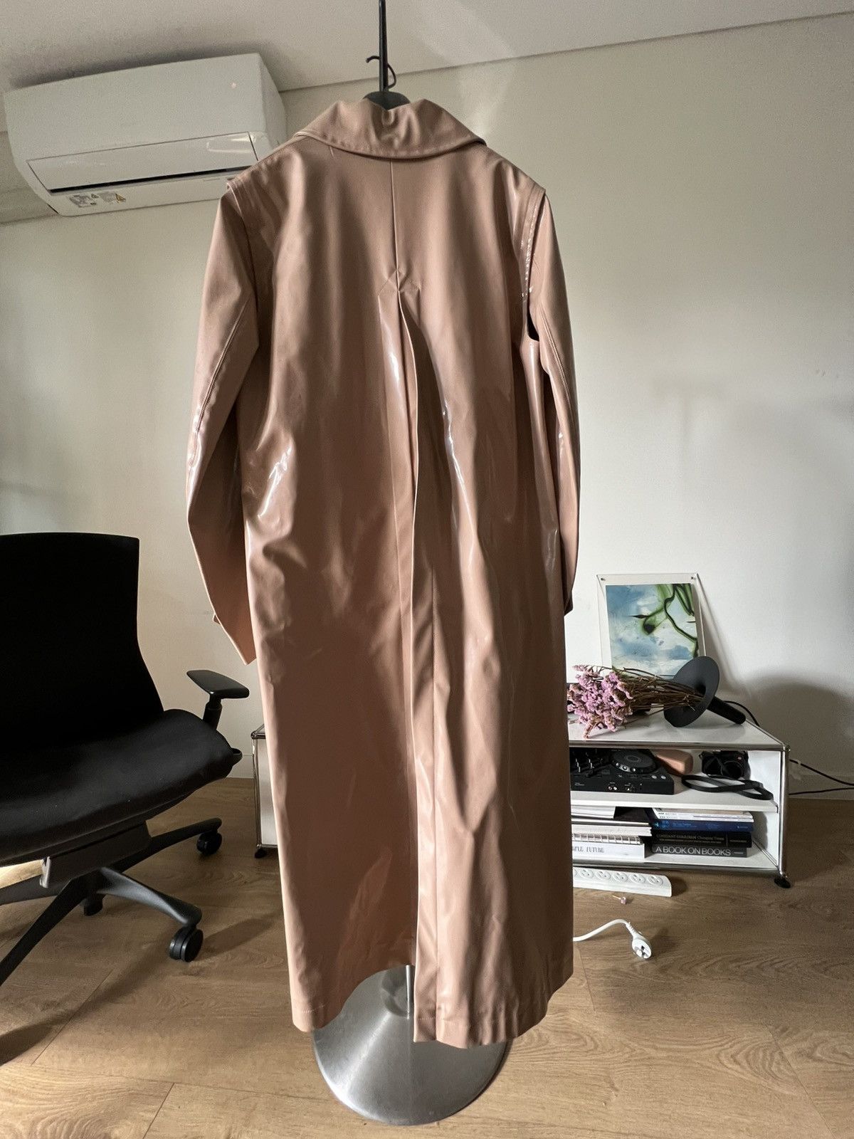 Gucci Gucci 2018 ready to wear Fall Vinyl Coat Size US L / EU 52-54 / 3 - 12 Thumbnail