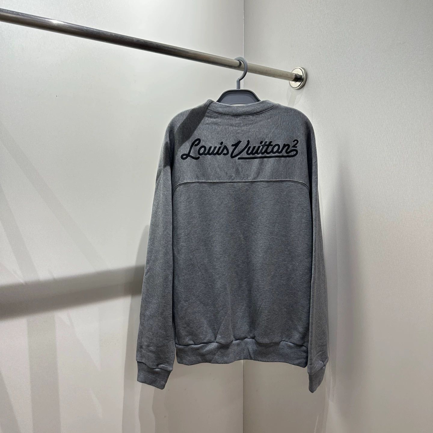 Louis Vuitton Louis Vuitton apr386 Heart Logo Longsleeve Sweatshirt L Size L / US 10 / IT 46 - 2 Thumbnail