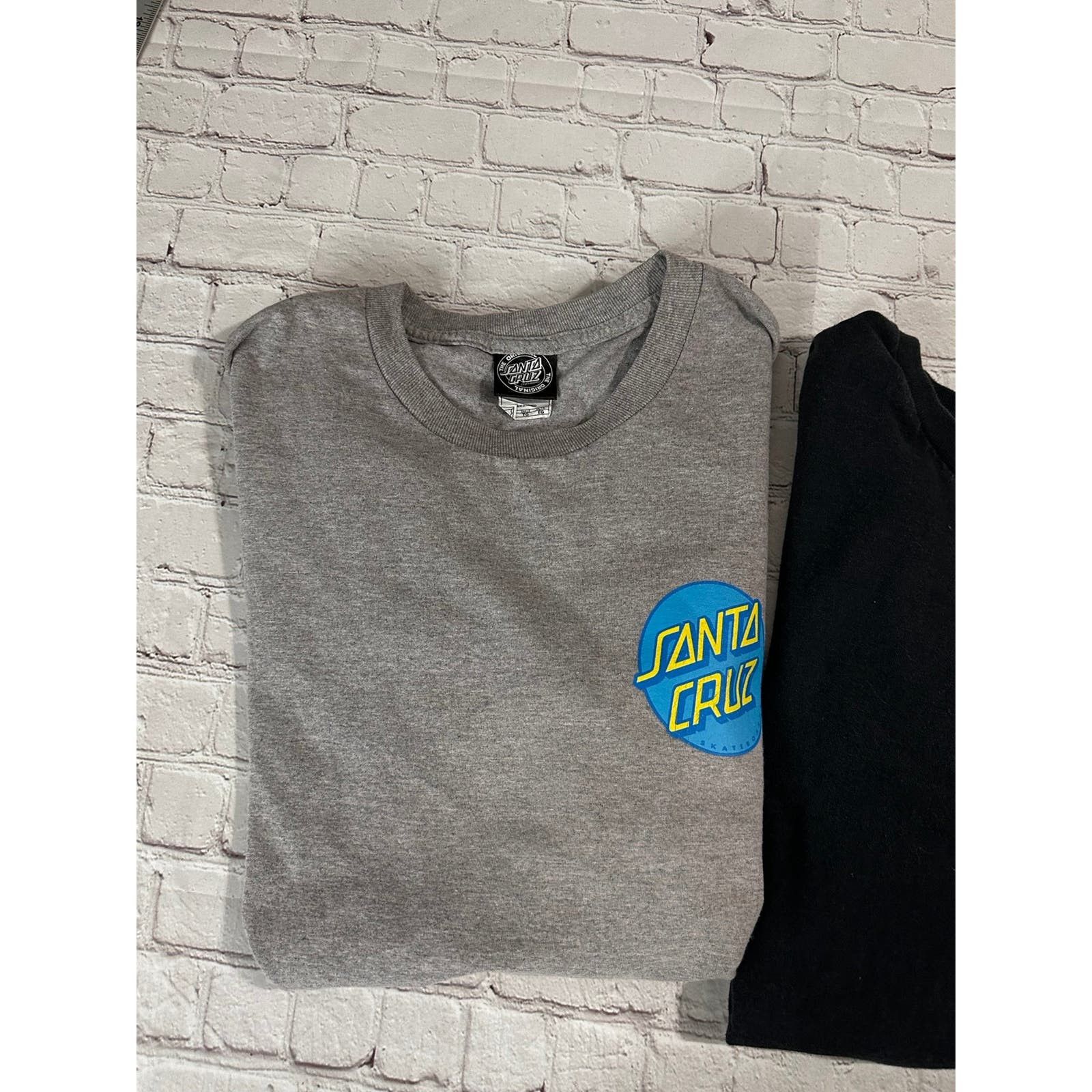 Santa Cruz Skateboards Santa Cruz tee shirts Size US XL / EU 56 / 4 - 2 Thumbnail