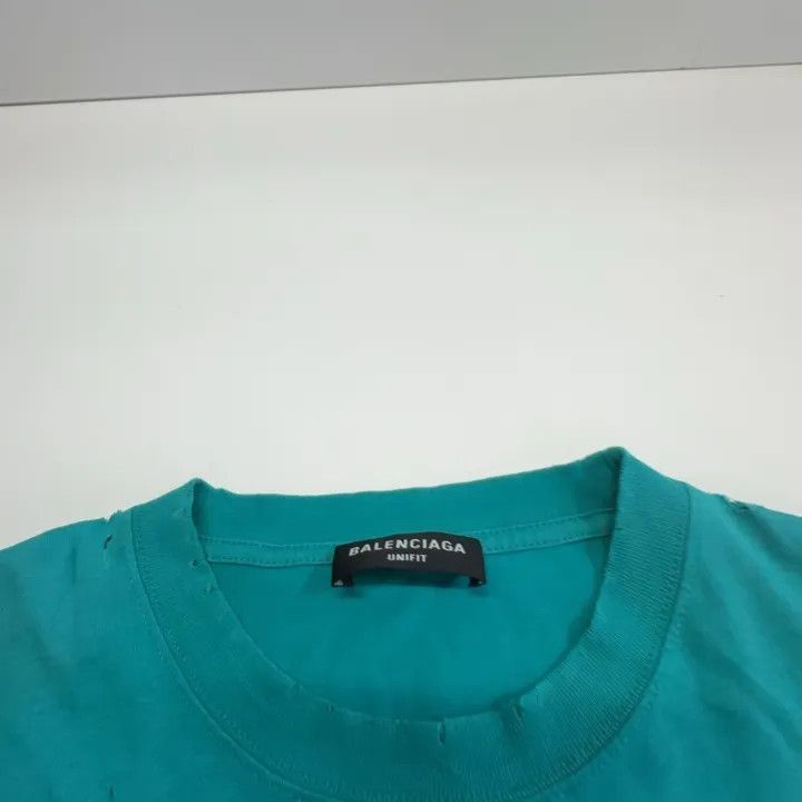 Balenciaga Balenciaga Balenciaga Distressed Logo Oversized TShirt -25 Size US XS / EU 42 / 0 - 6 Thumbnail