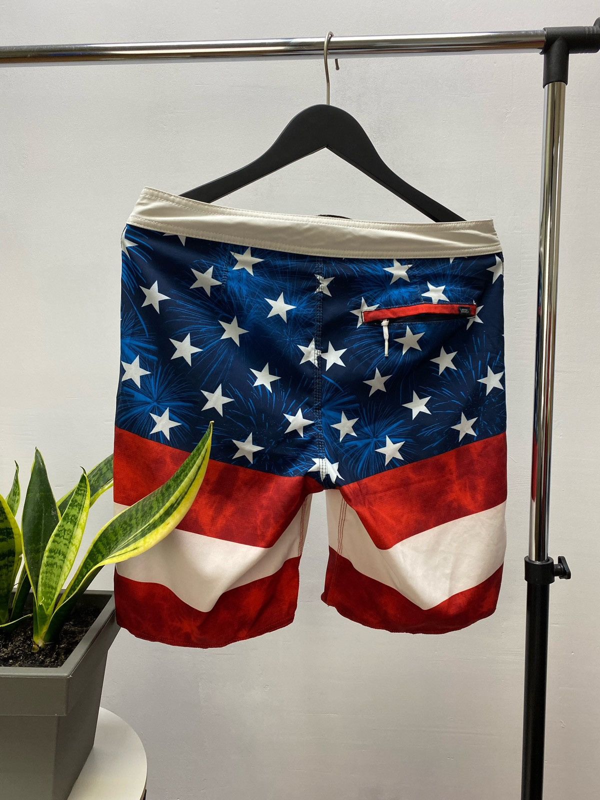 Vans × Vintage Vans Men’s Board Shorts American Flag Swim Size US 30 / EU 46 - 12 Thumbnail