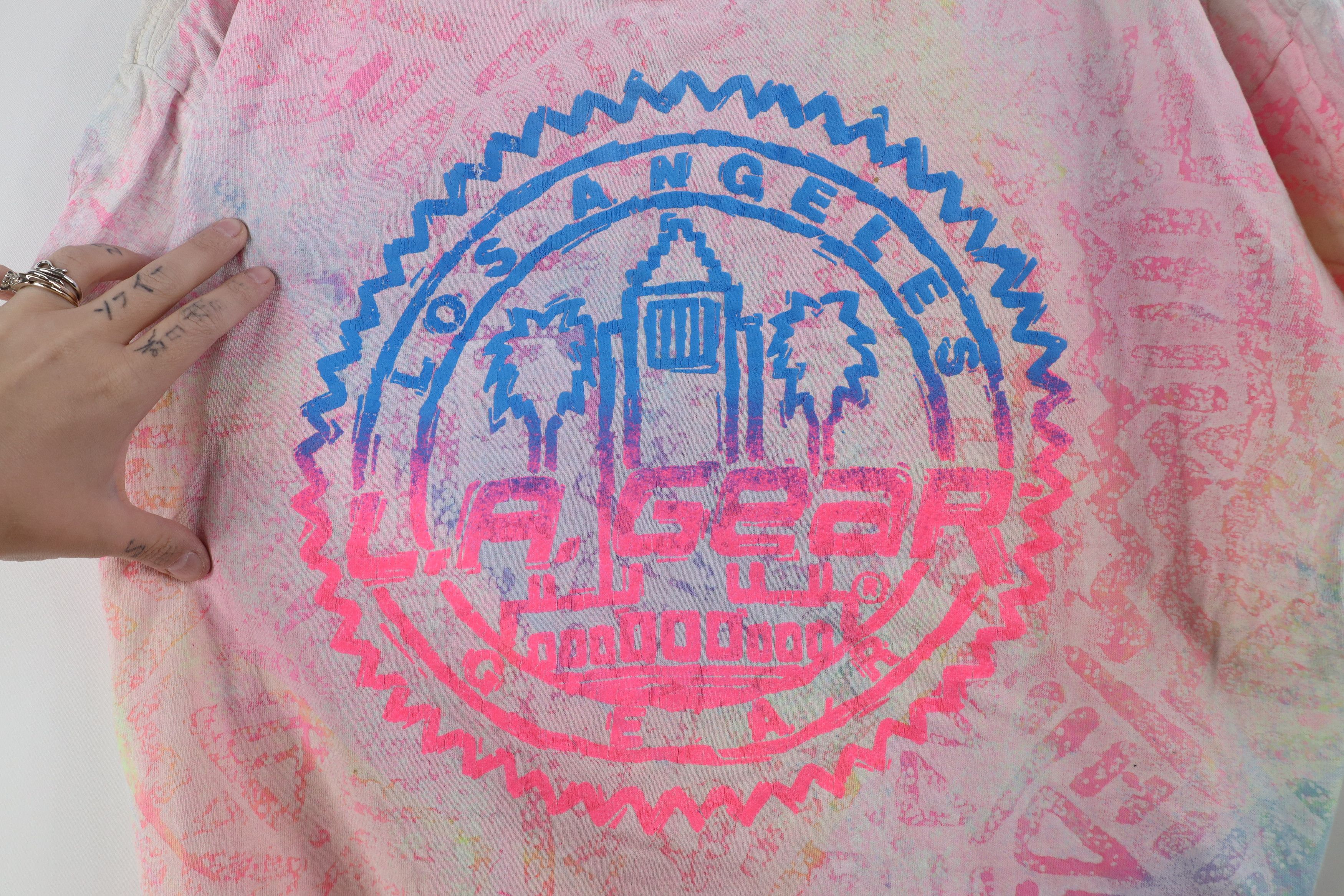 Vintage Vintage 90s LA Gear Rainbow Surf Skateboard T-Shirt USA Size ONE SIZE - 4 Thumbnail