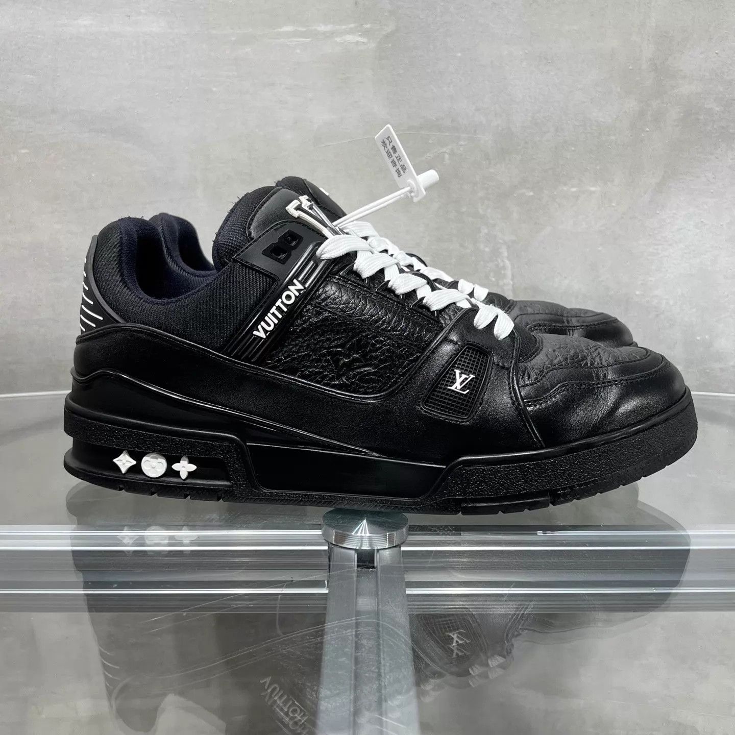 Louis Vuitton Louis Vuitton LV Trainer Black Samurai UK9 (43) Size US 10 / EU 43 - 4 Thumbnail